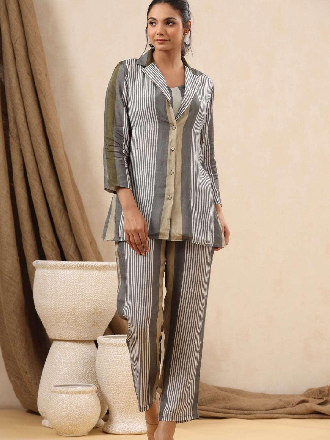 

Kaftanize Printed Shirt & Top With Trousers Co-Ords, Grey