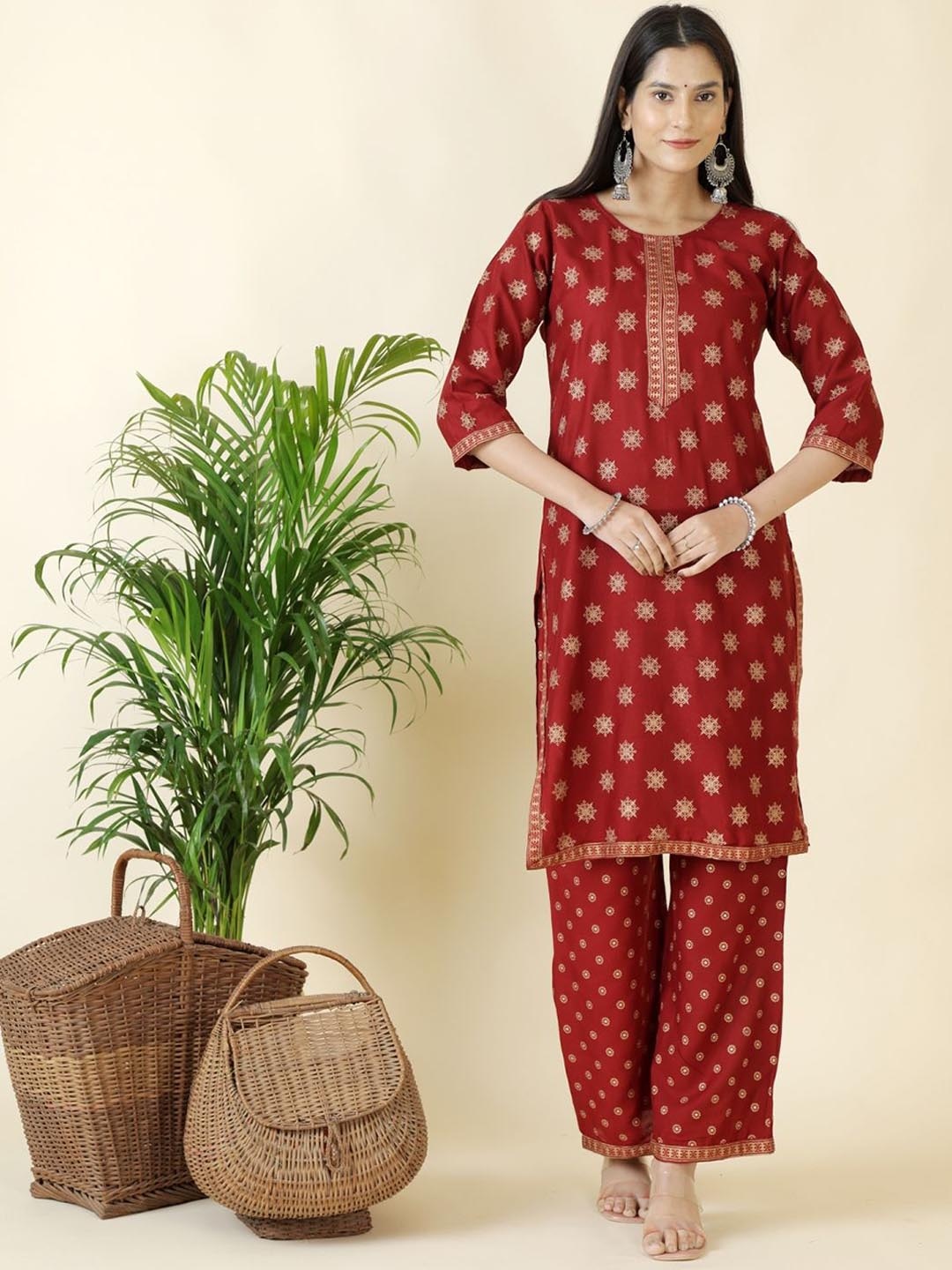 

Moda Rapido Floral Printed Round Neck Straight Kurta With Palazzos, Maroon