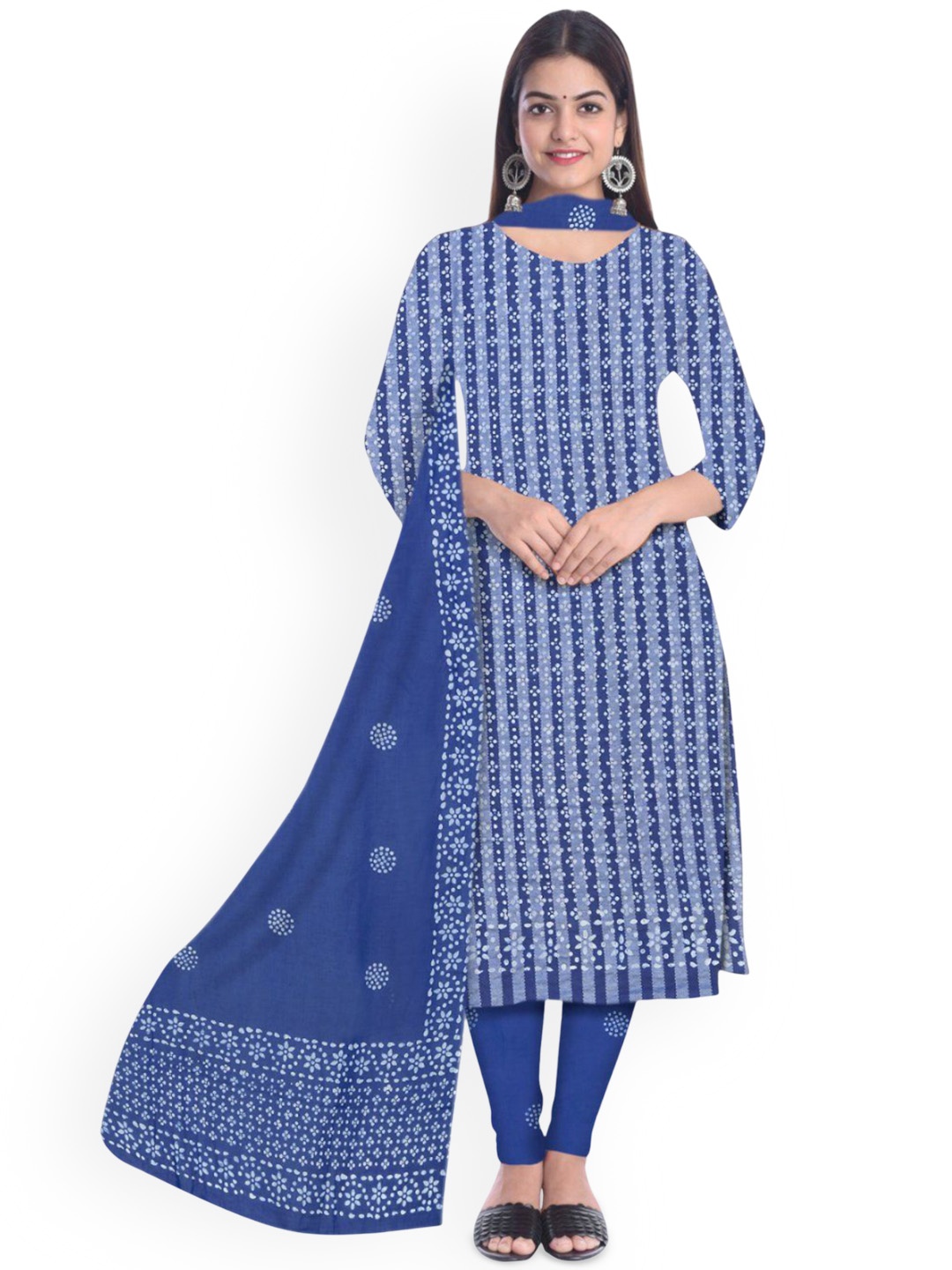 

Farooq Dyeing Floral Printed Pure Cotton Unstitched Dress Material, Blue