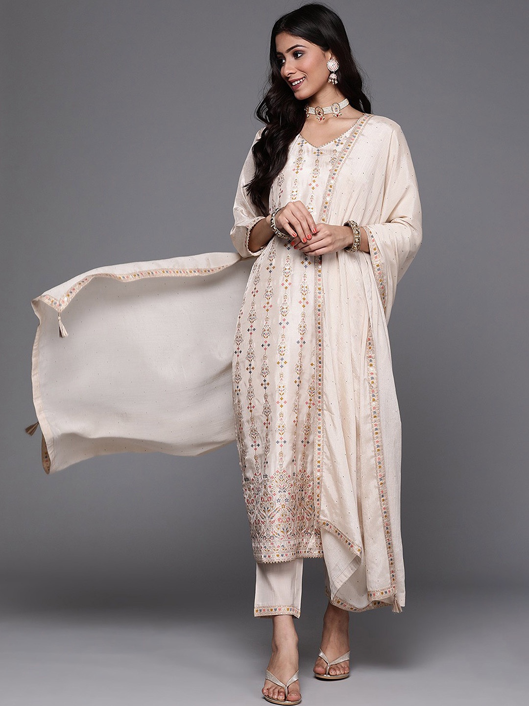 

Divyadham Textiles Women Ethnic Motifs Embroidered Regular Thread Work Kurta with Pyjamas & With Dupatta, Off white