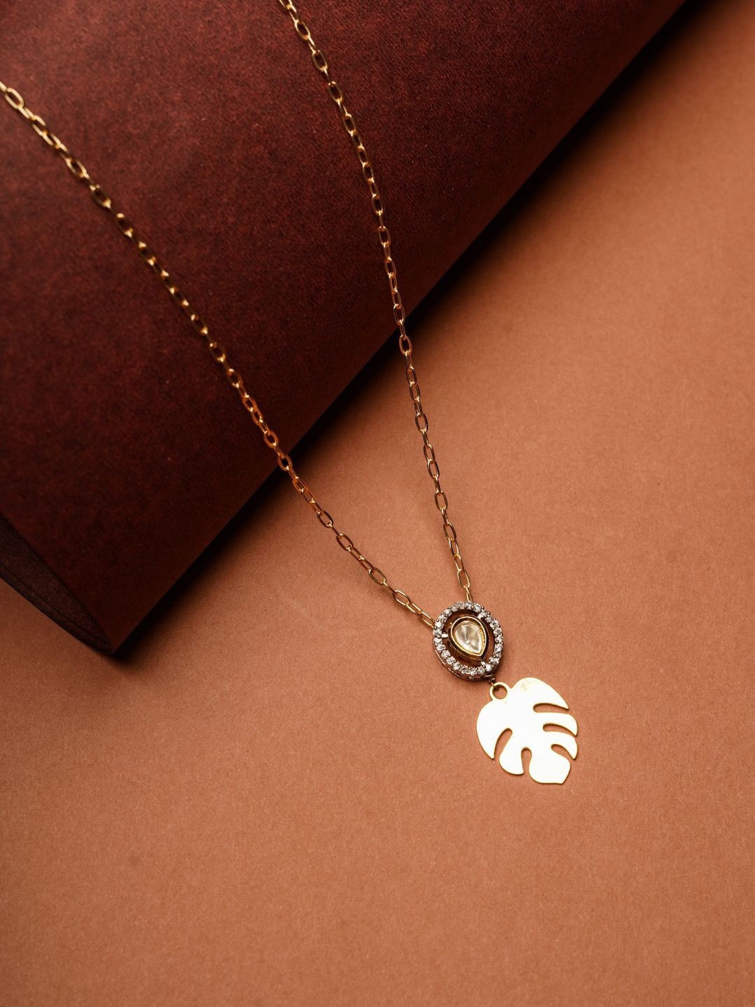

AARSEE OFFICIAL Anti-Tarnish 22KT Gold-Plated Leaf & Luster Necklace