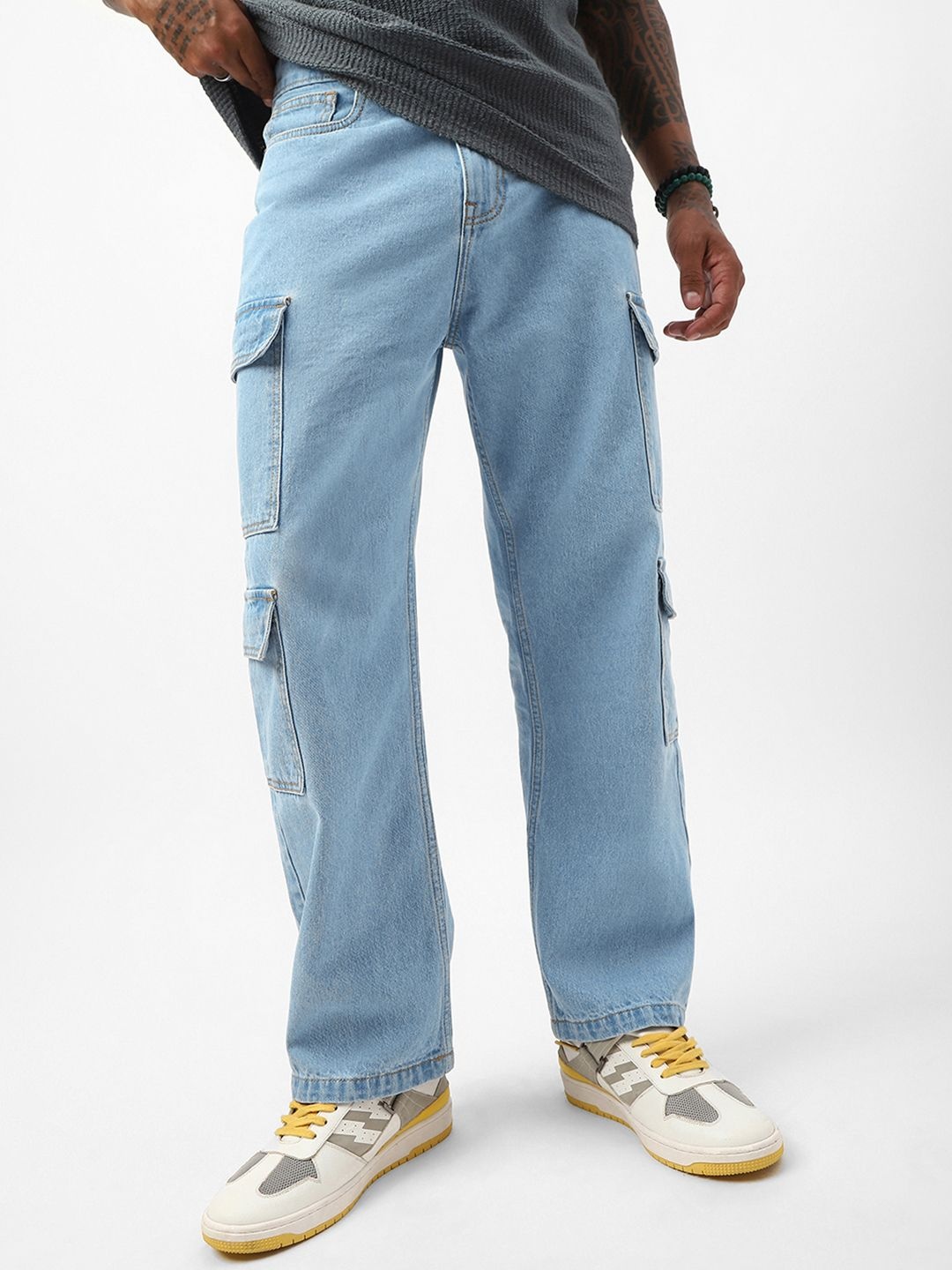 

Bewakoof Men Straight Fit Mildly Distressed Jeans, Blue