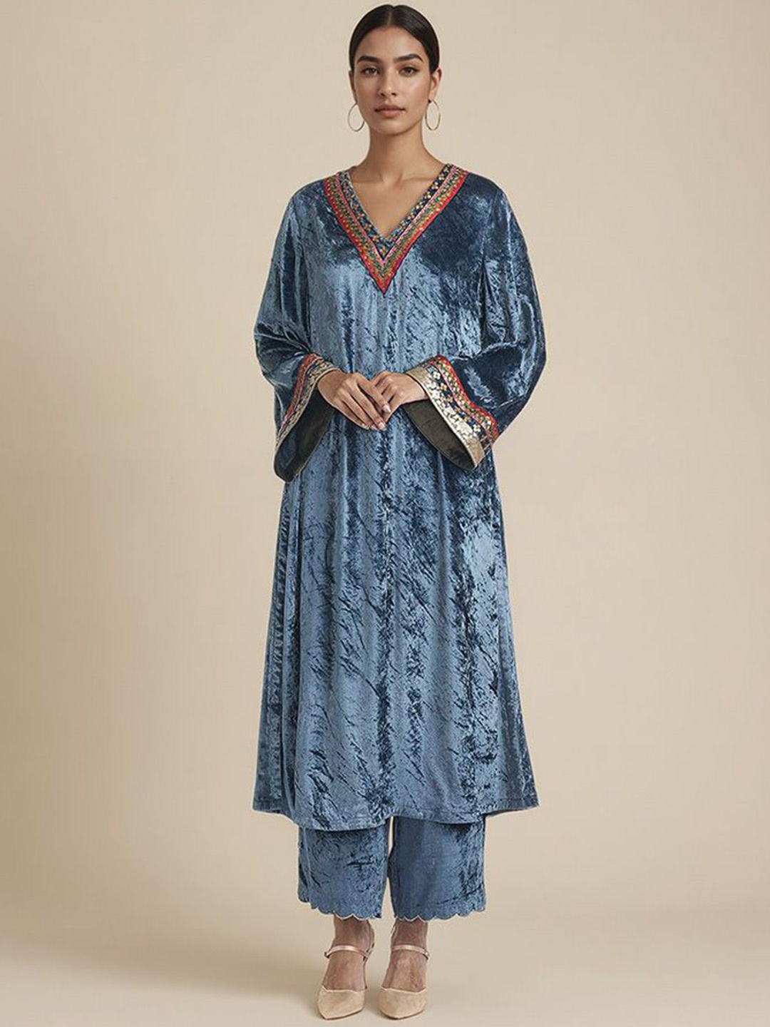 

SAUNDH Women Ethnic Motifs Yoke Design Regular Sequinned Velvet Kurta with Palazzos, Blue