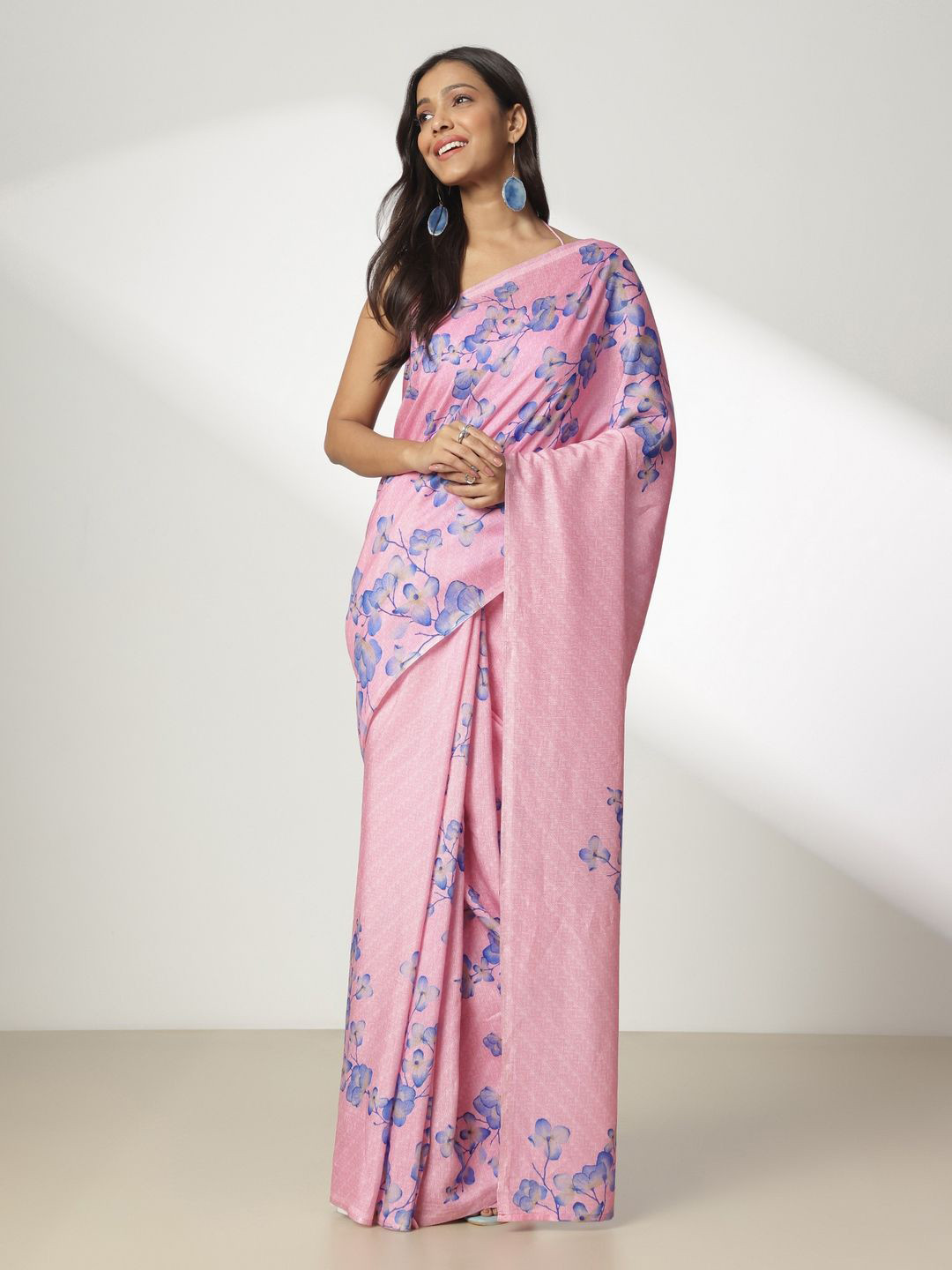 

navyasa by liva Liva Saree, Pink