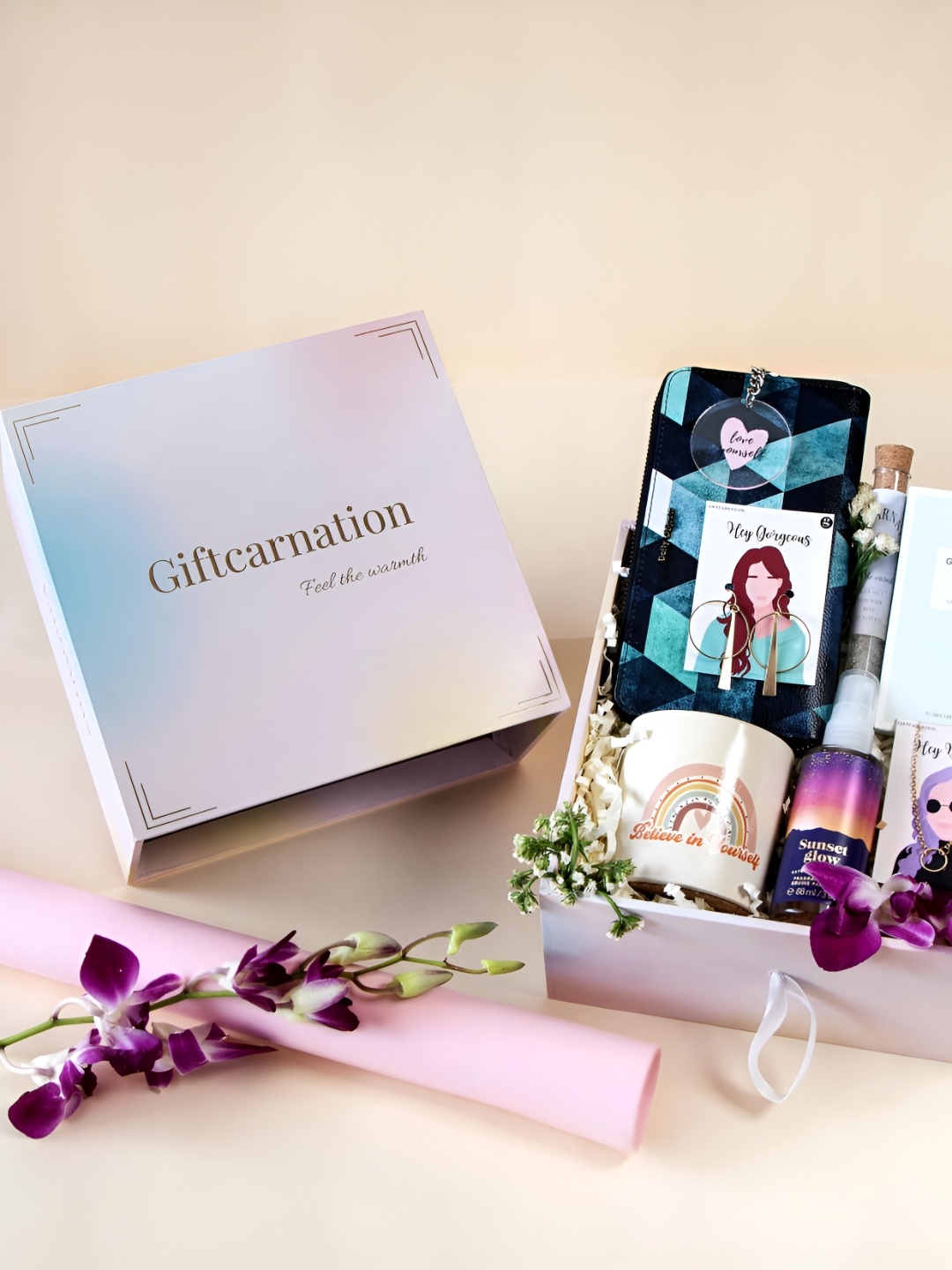 

Giftcarnation Chic Essentials The Perfect Gift For Her, White