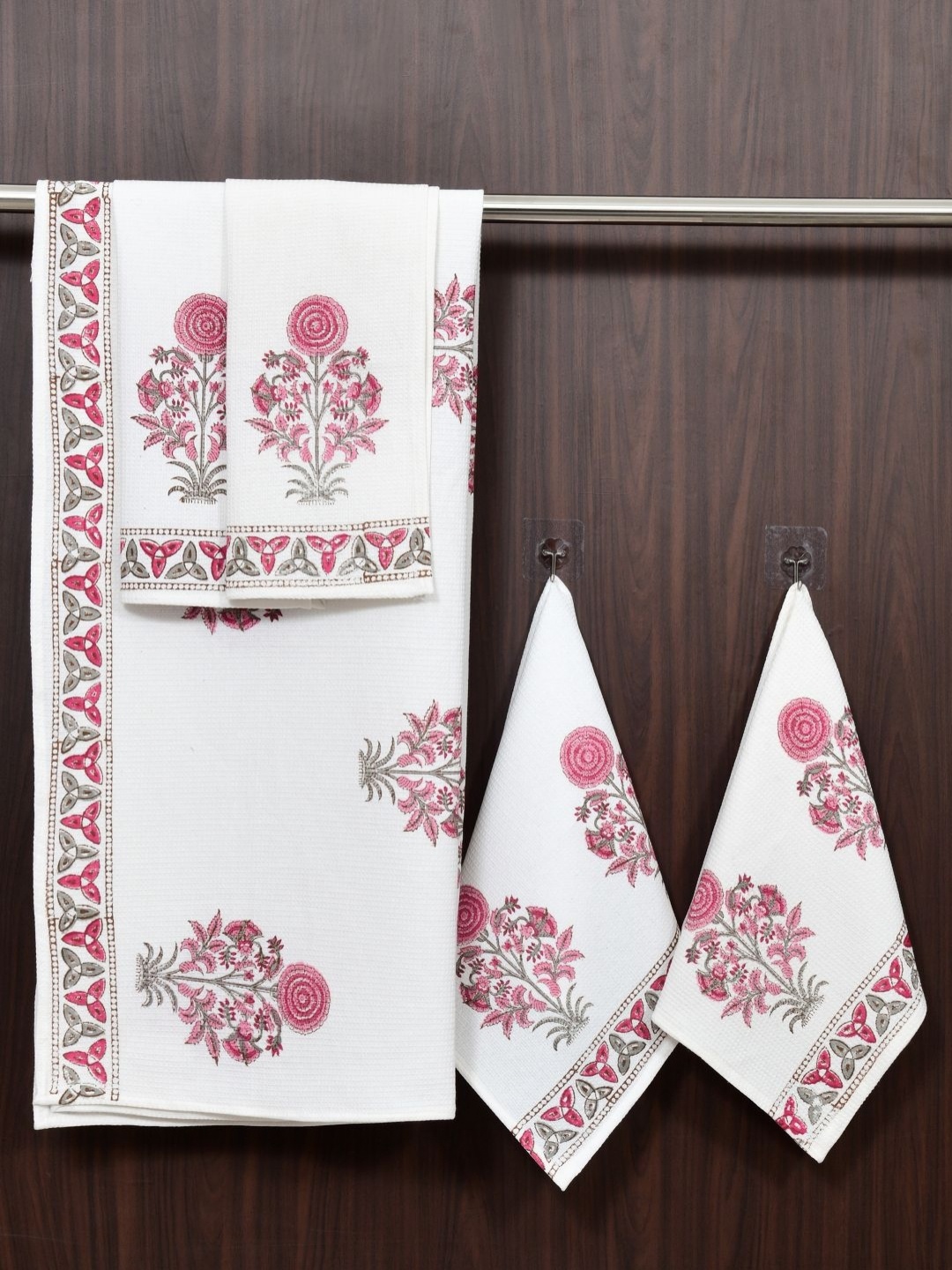 

BLOCKS OF INDIA Pink & White 5 Piece Printed Cotton 210 GSM Towel Set