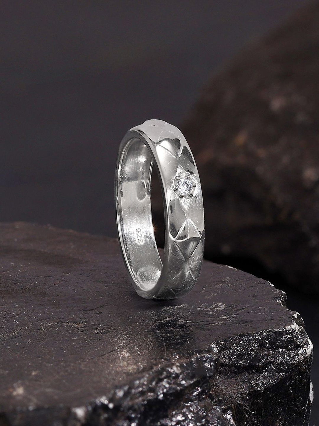 

GIVA 925 Sterling Silver Rhodium-Plated Stone-Studded Finger Ring
