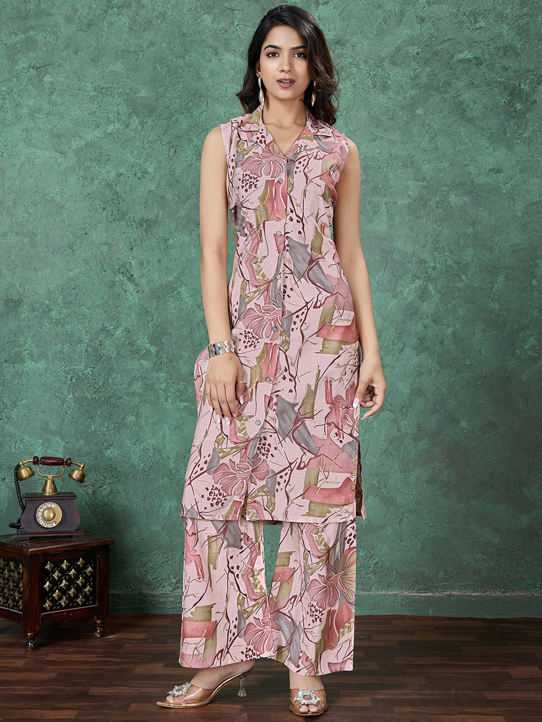 

MOJILAA Women Printed Regular Kurta with Palazzos, Pink