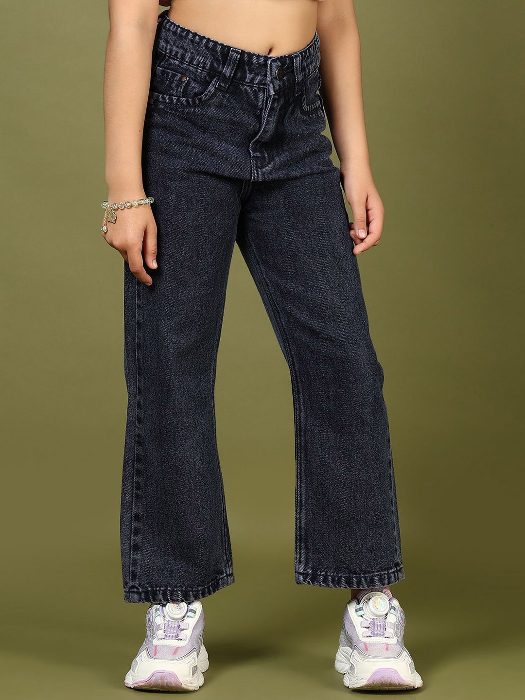 

V-Mart Girls Light Fade Jeans, Blue