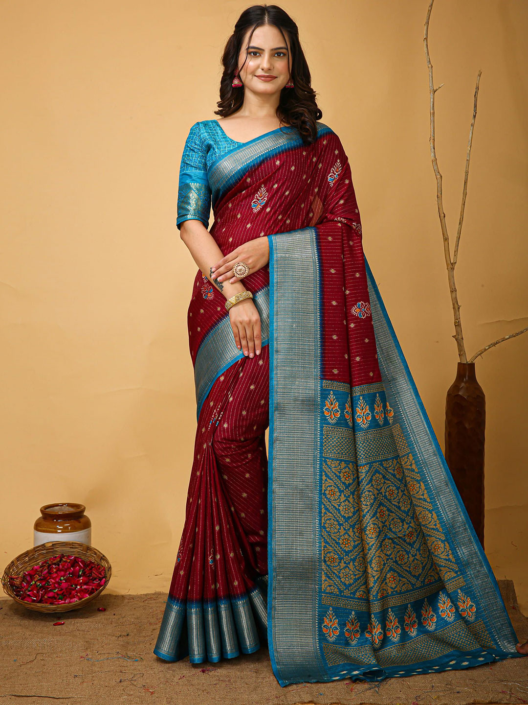 

Mitera Ethnic Motifs Zari Art Silk Banarasi Saree, Red