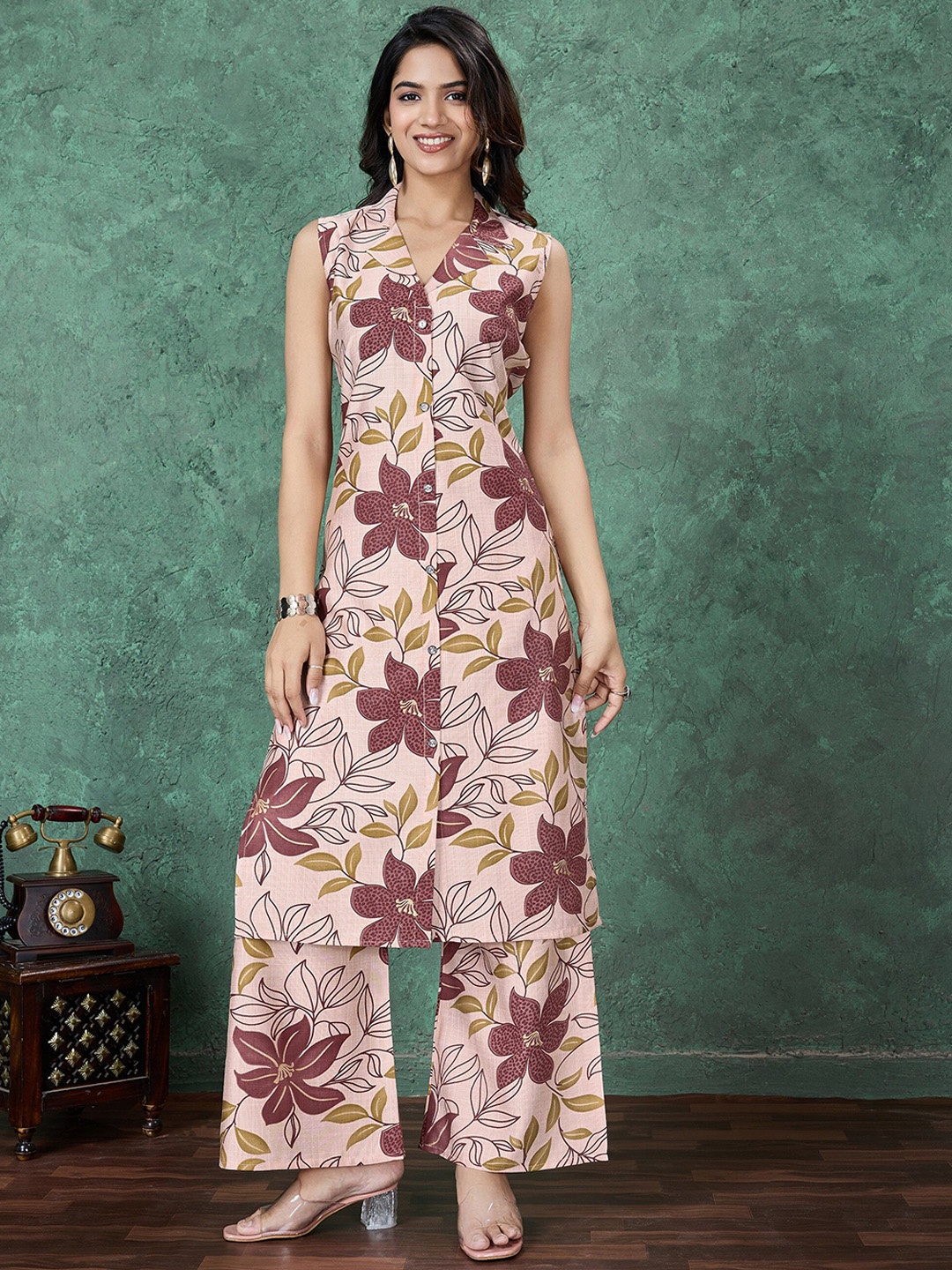 

MOJILAA Women Floral Printed Regular Kurta with Palazzos, Pink
