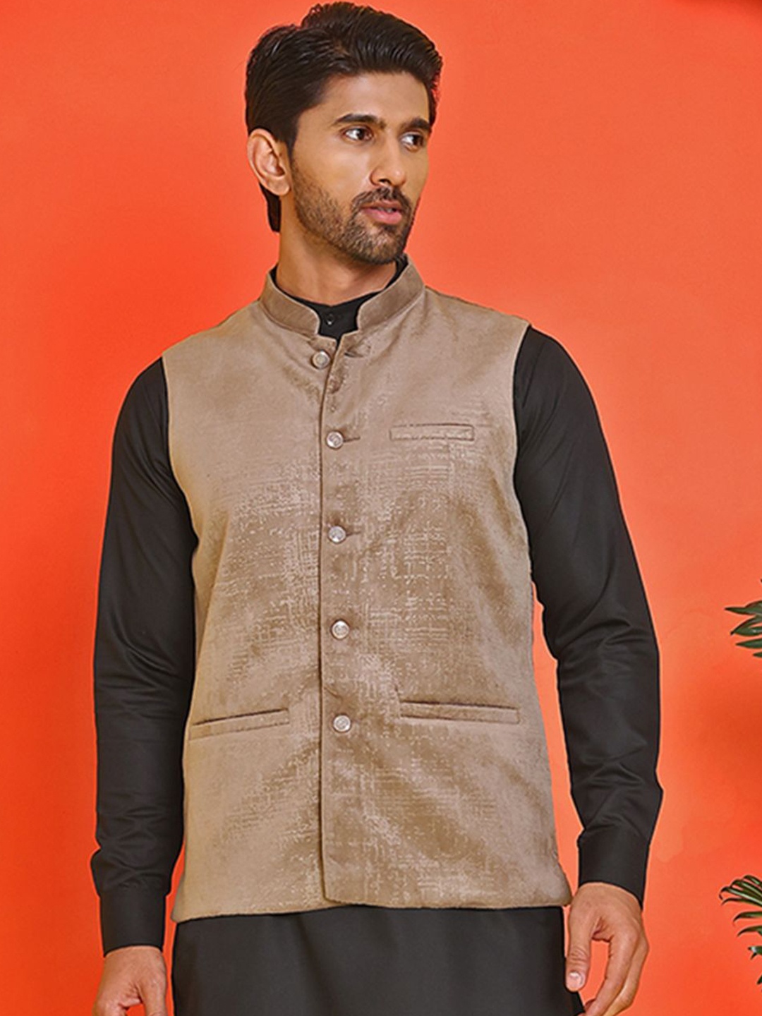 

Anouk Kurta With Pyjama & Nehru Jacket, Beige