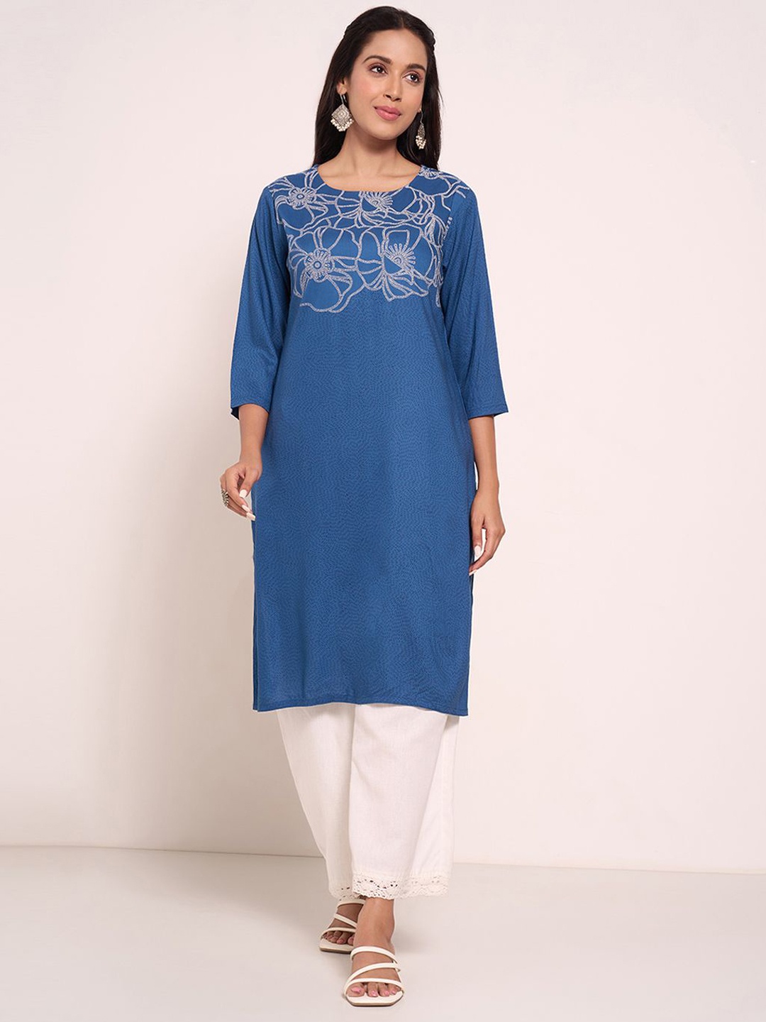 

RANGMANCH BY PANTALOONS Women Geometric Printed Flared Sleeves Thread Work Kurta, Blue