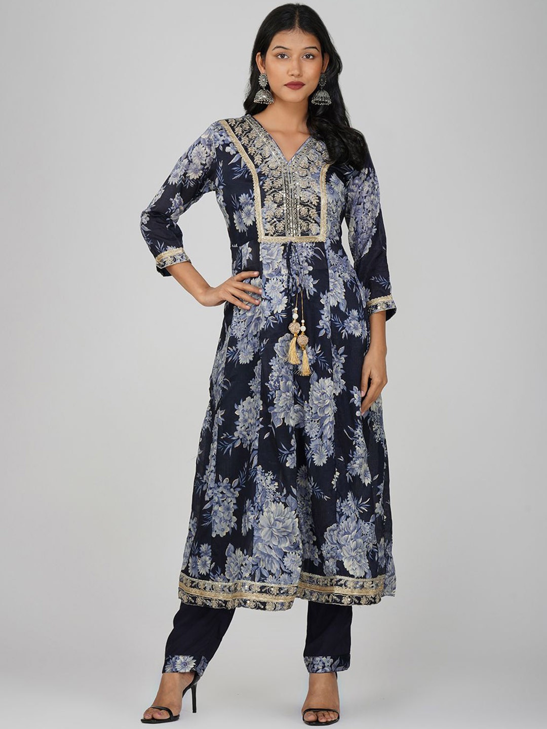 

Charitra Women Floral Printed Regular Kurta with Trousers & With Dupatta, Blue