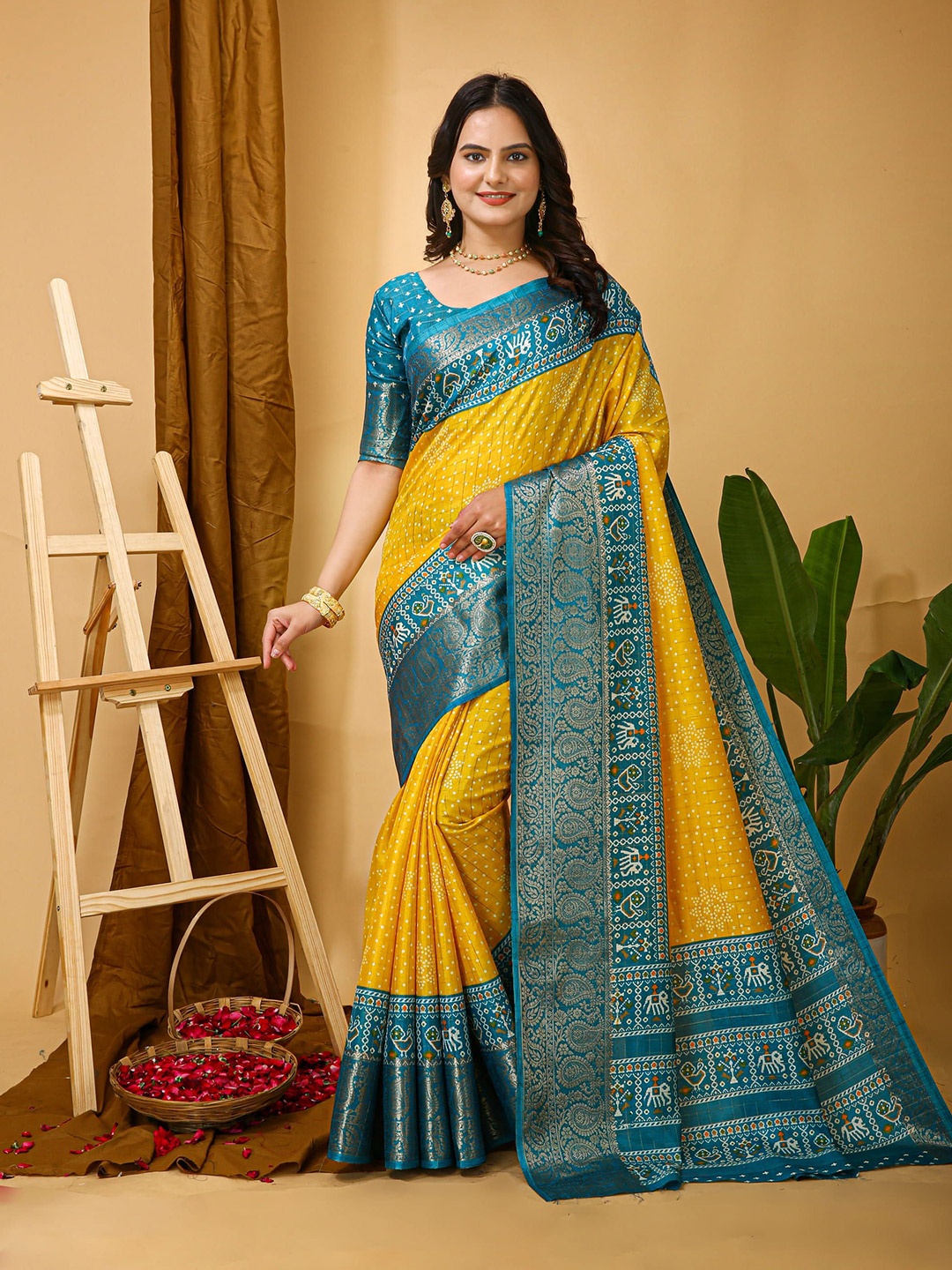 

Mitera Ethnic Motifs Zari Art Silk Banarasi Saree, Yellow