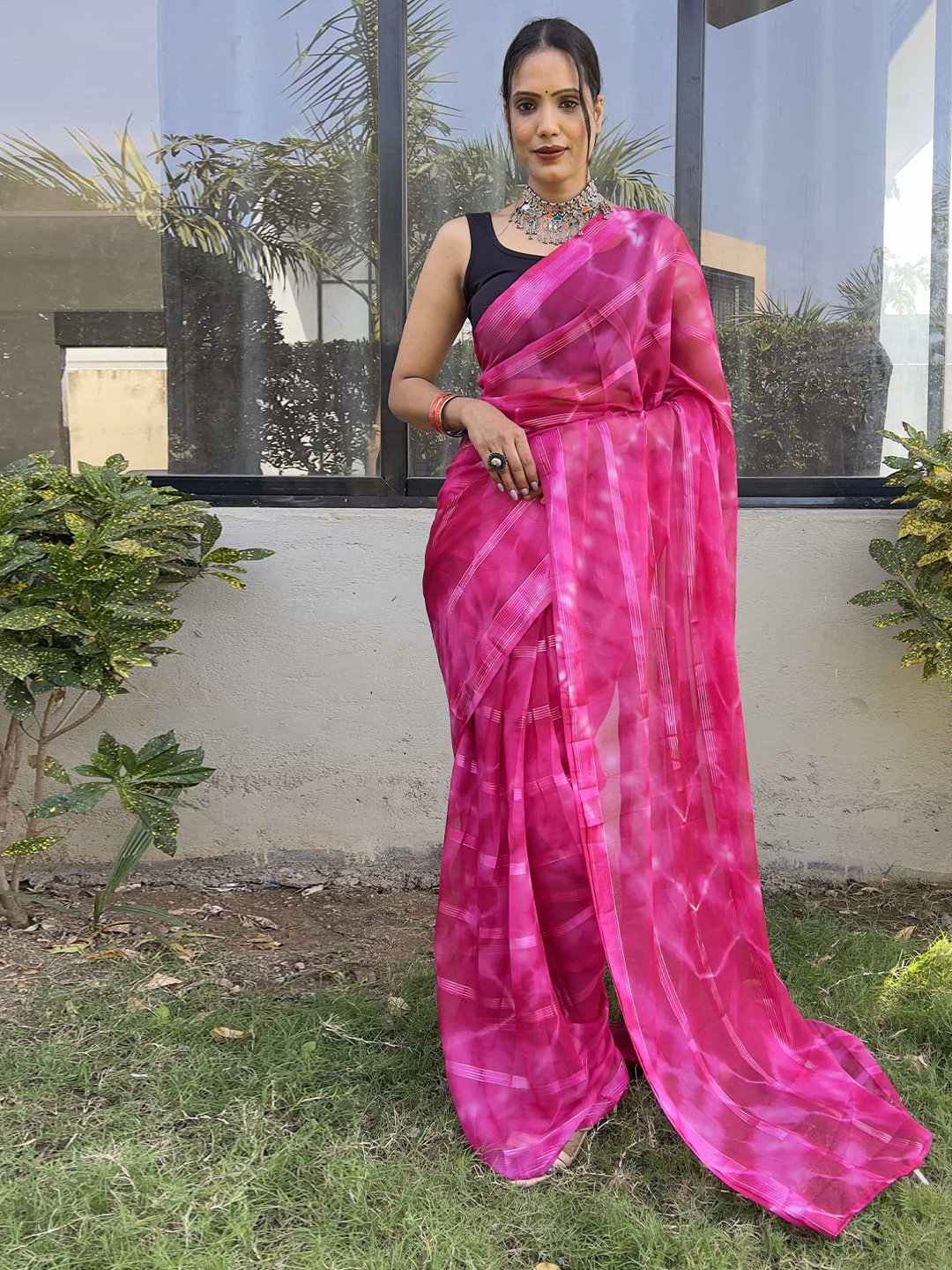

HERE&NOW Tie and Dye Pure Georgette Jamdani Saree, Pink