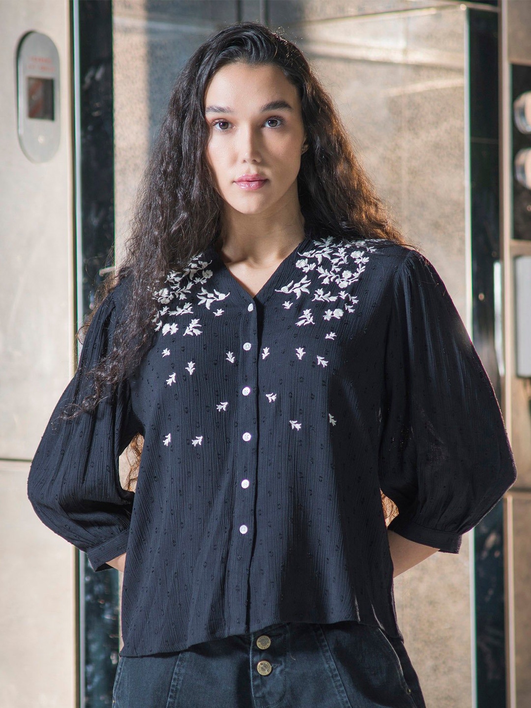

Virgio Embroidered Bishop Sleeves Boxy Top, Black