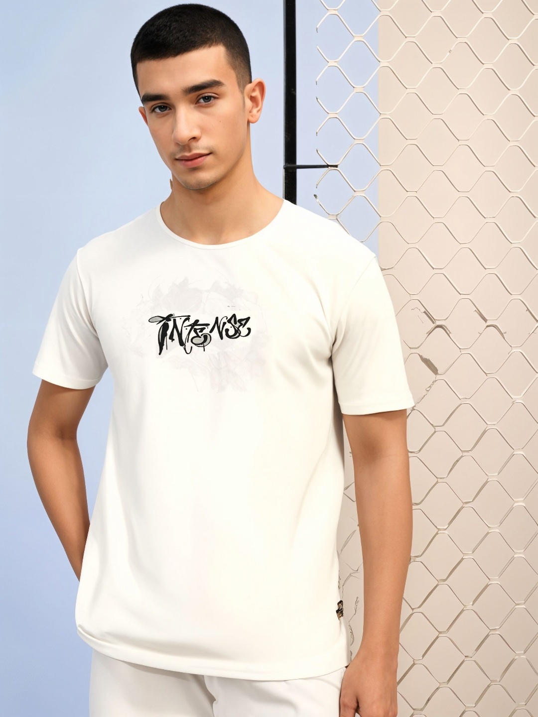 

MACK JONNEY Men Printed Applique T-shirt, White