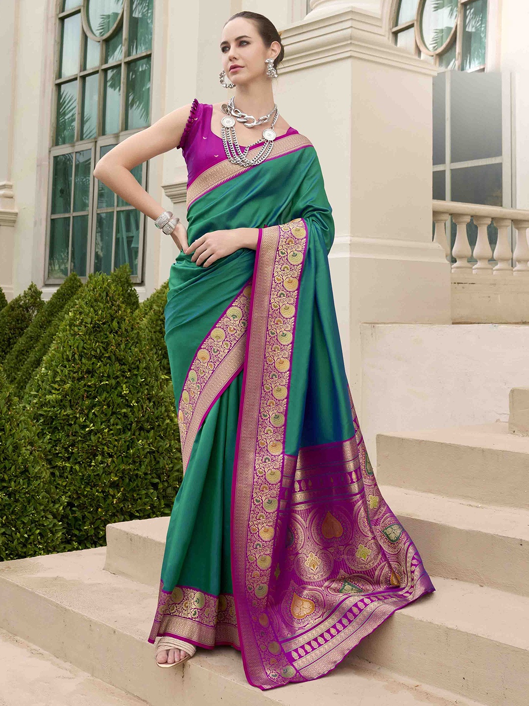 

Mitera Zari Banarasi Saree with Blouse Piece, Green