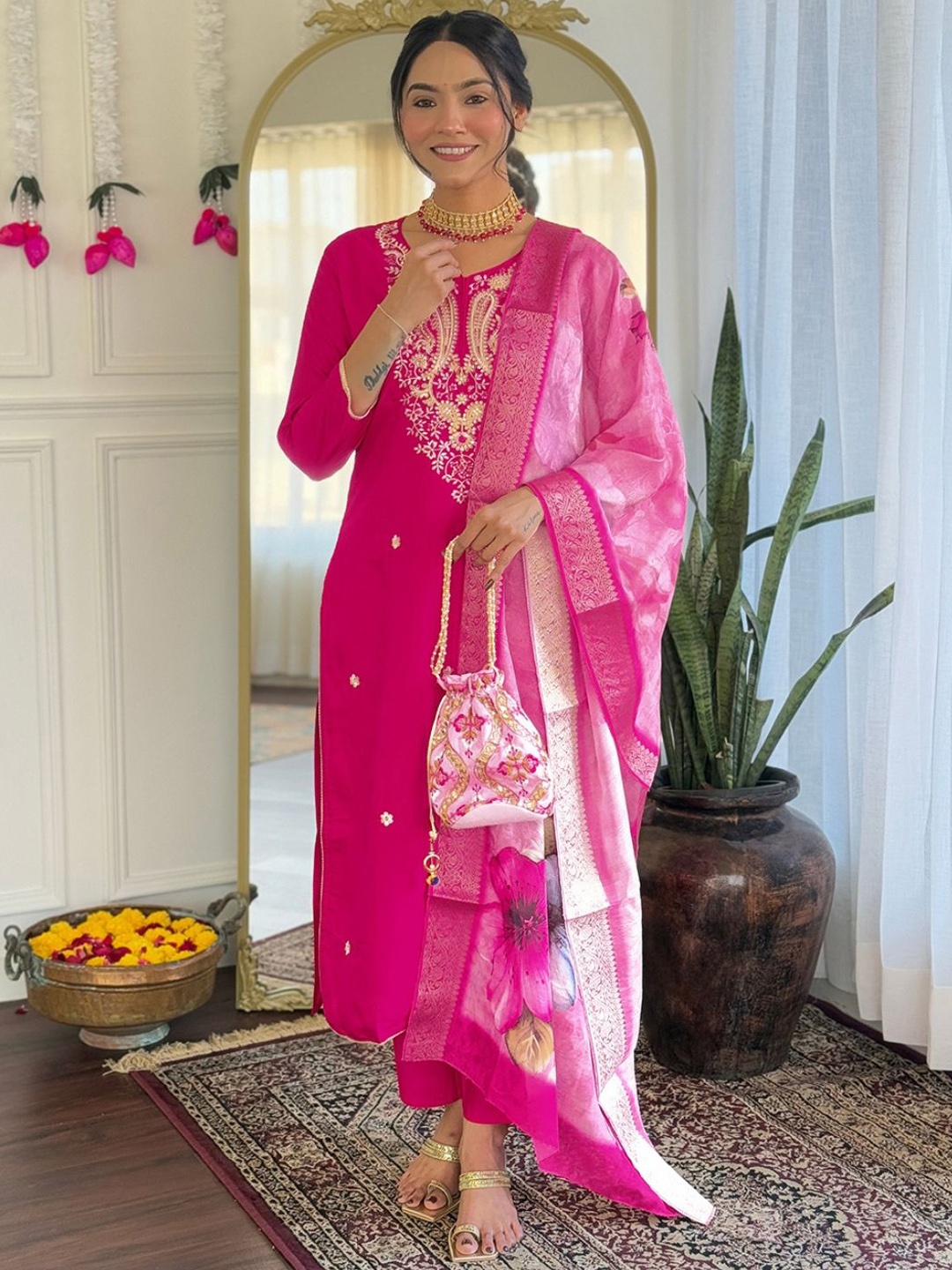 

Navlik Women Ethnic Motifs Embroidered Regular Kurta with Trousers & With Dupatta, Pink