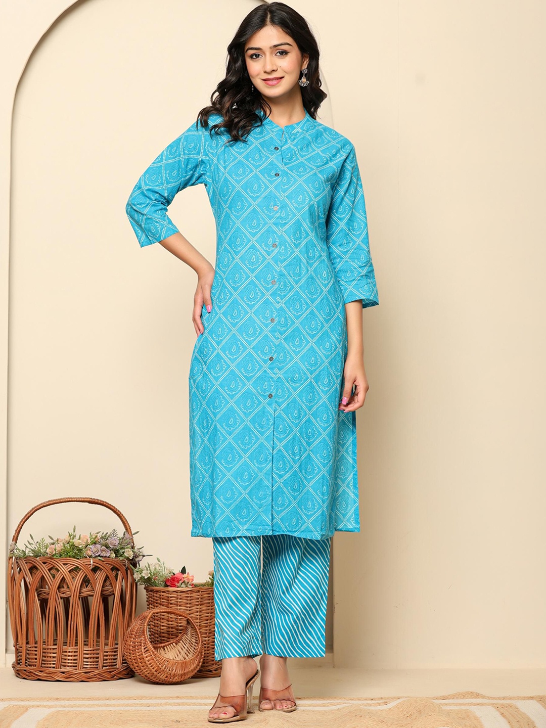 

Ragavi Women Bandhani Printed Regular Pure Cotton Kurta with Trousers, Blue