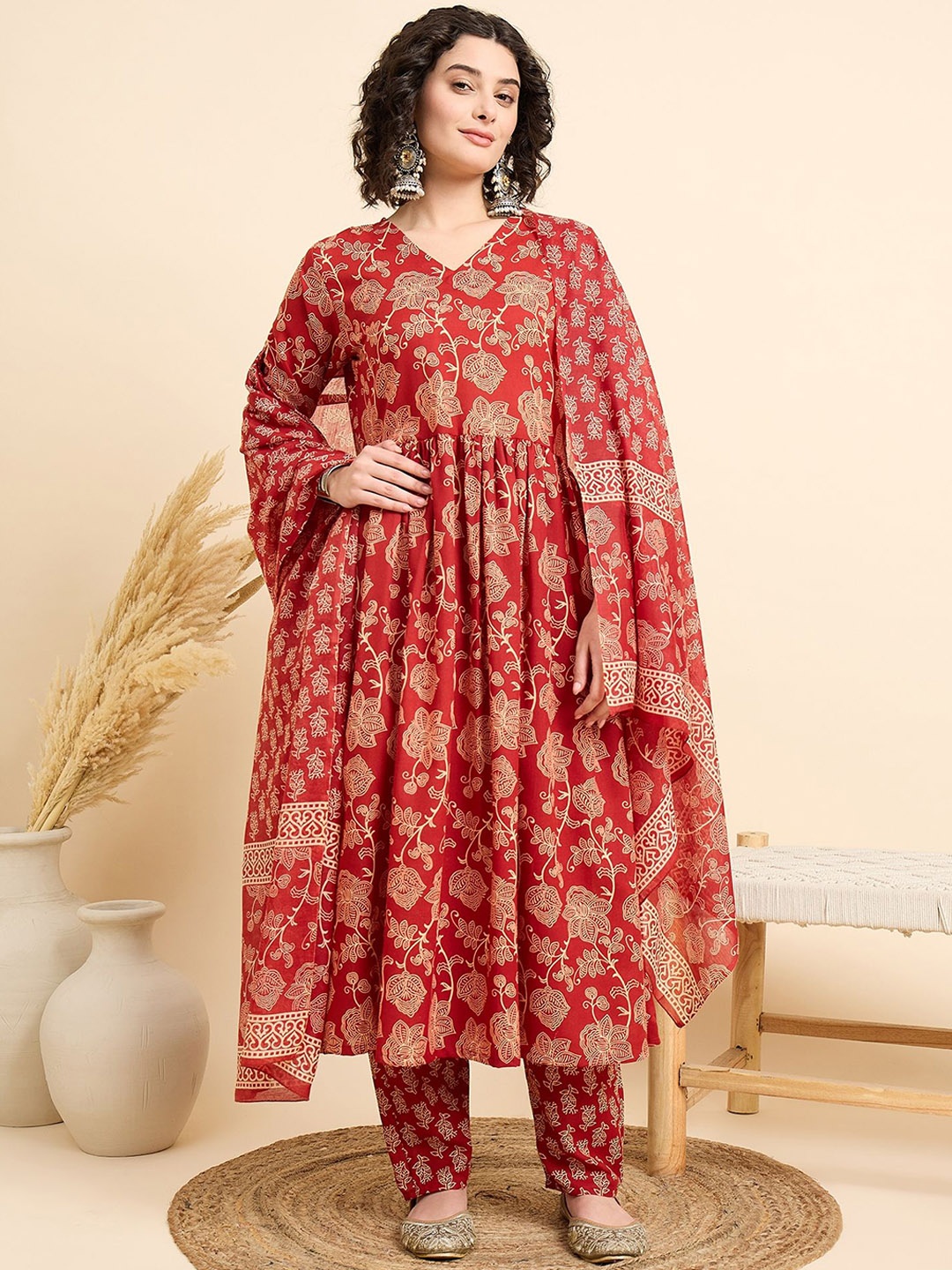 

DIVASTRI Women Floral Printed Pleated Kurta with Trousers & With Dupatta, Red