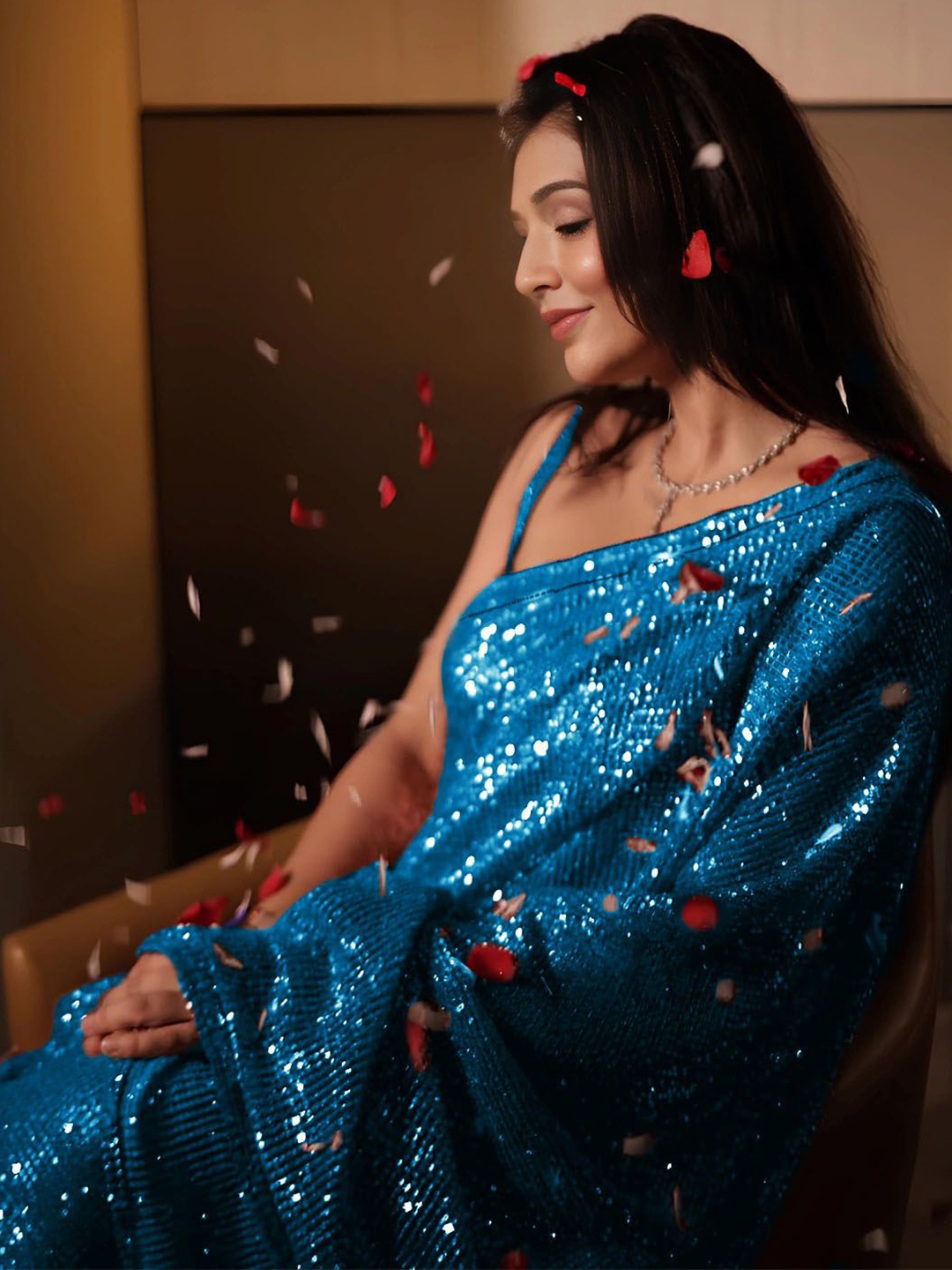 

MADHUR HAND WORK ART Sequinned Poly Georgette Saree, Turquoise blue