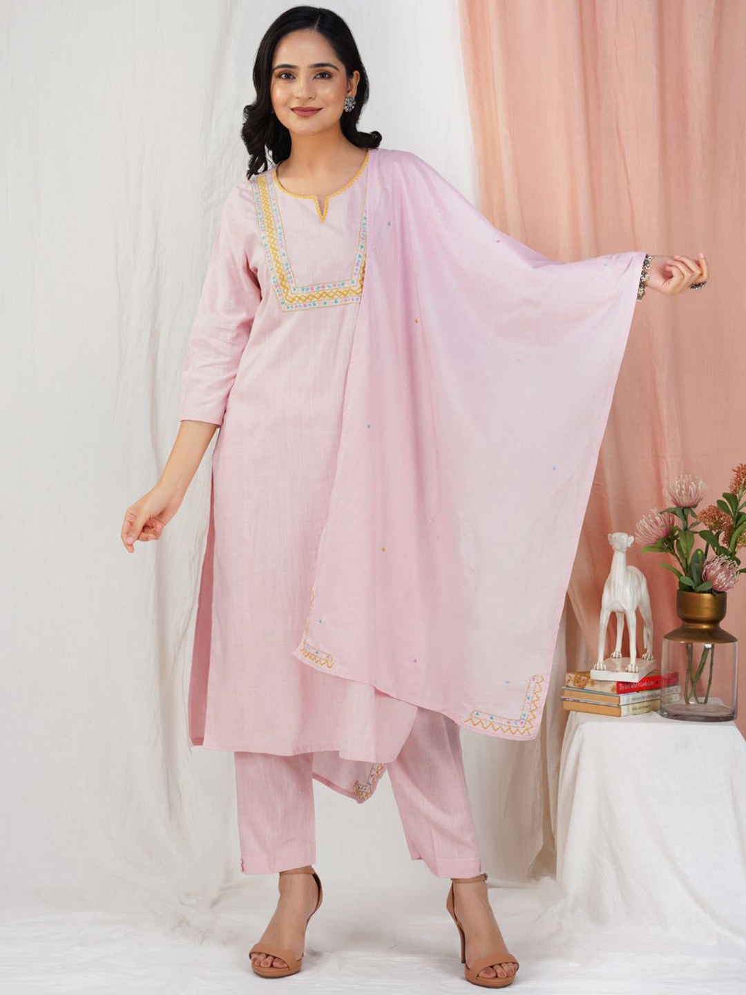 

zuri Women Embroidered Regular Pure Cotton Kurta with Trousers & With Dupatta, Pink