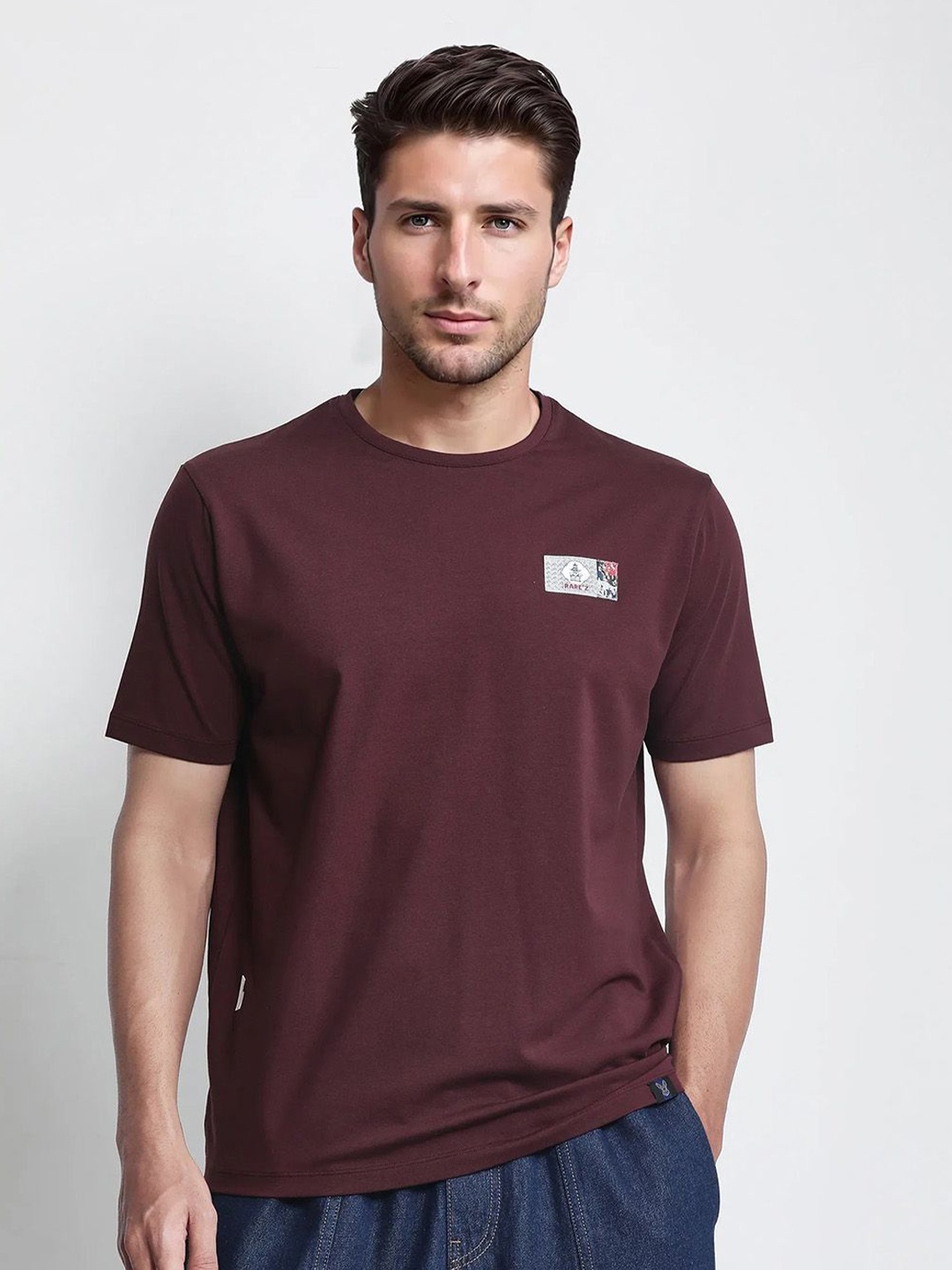 

RARE RABBIT Men Printed Applique T-shirt, Maroon