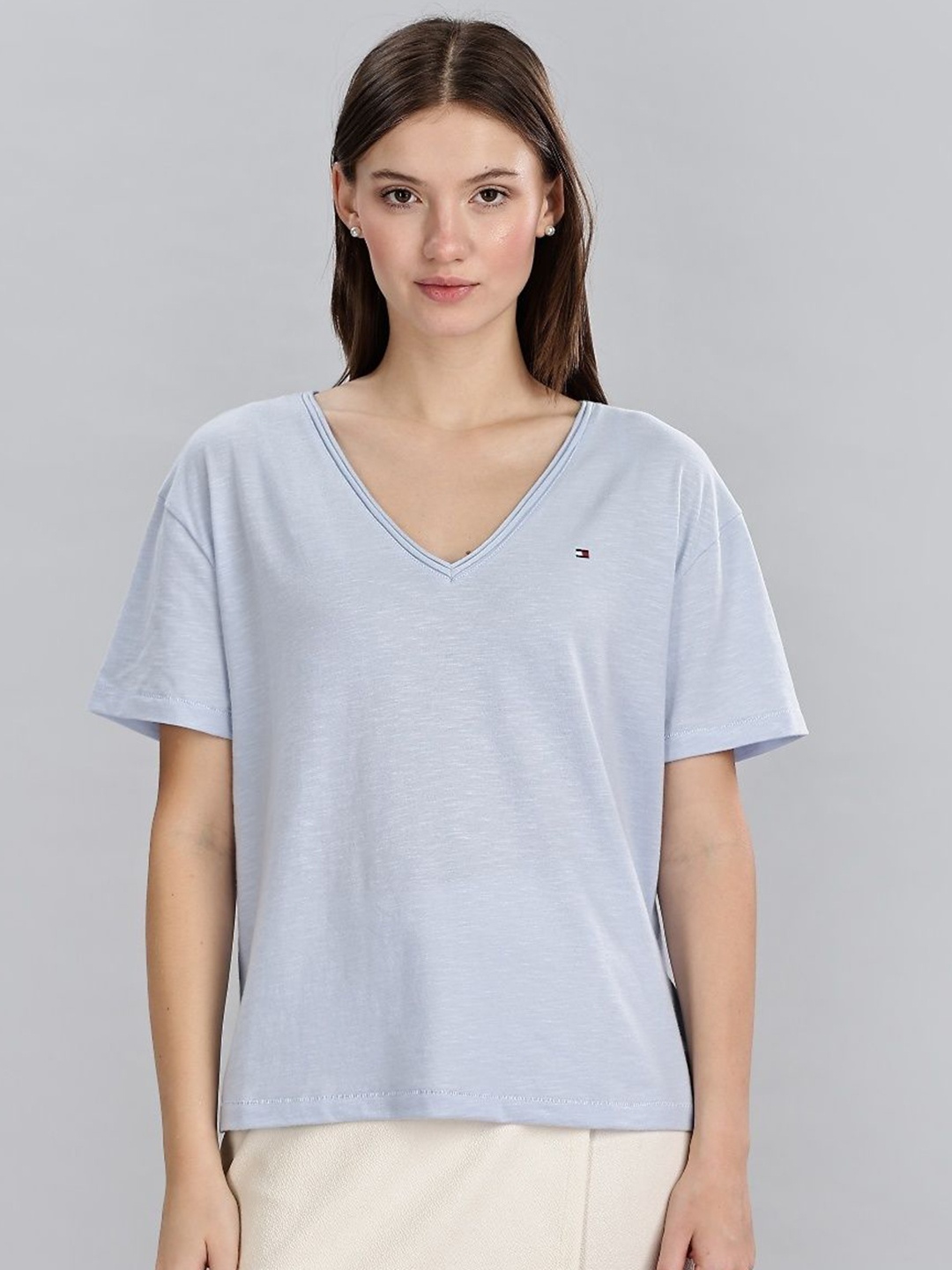 

Tommy Hilfiger Women Printed V-Neck Drop-Shoulder Sleeves Organic Cotton T-shirt, Blue