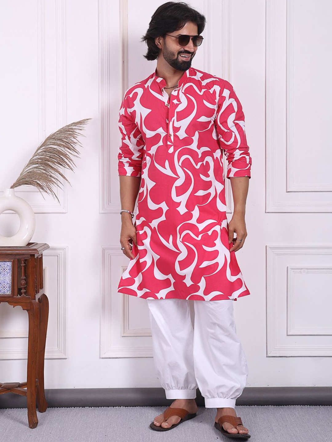 

MIDAV Men Printed Floral Pathani Kurta, Pink