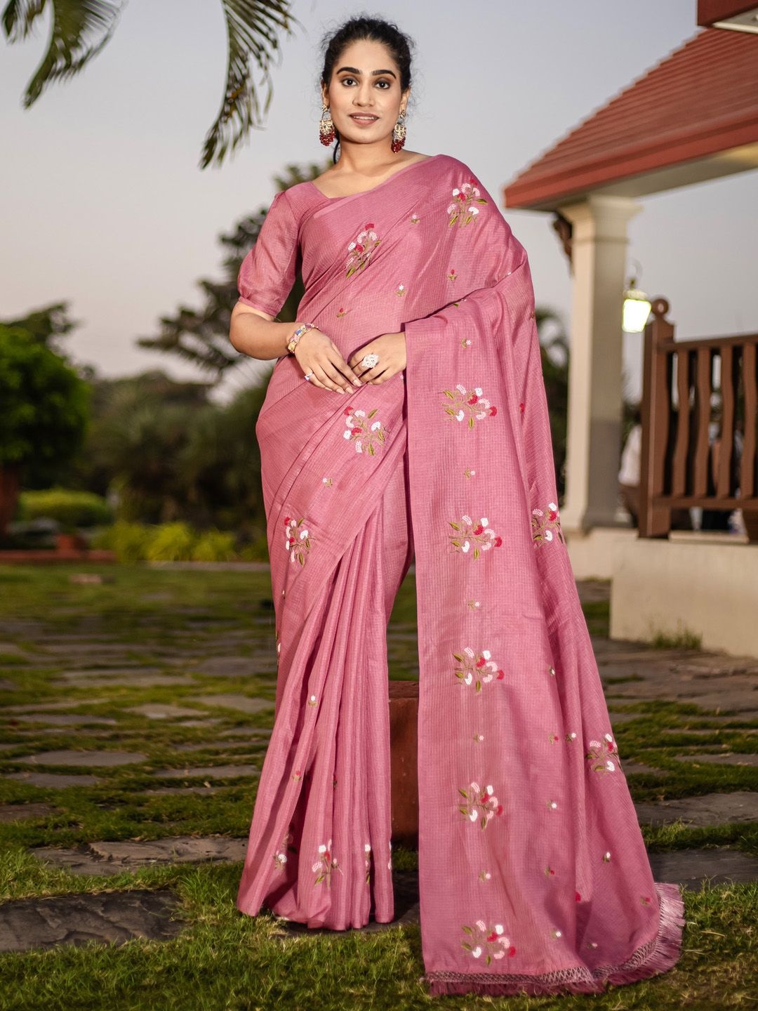 

KALINI Floral Embroidered Pure Cotton Saree, Pink