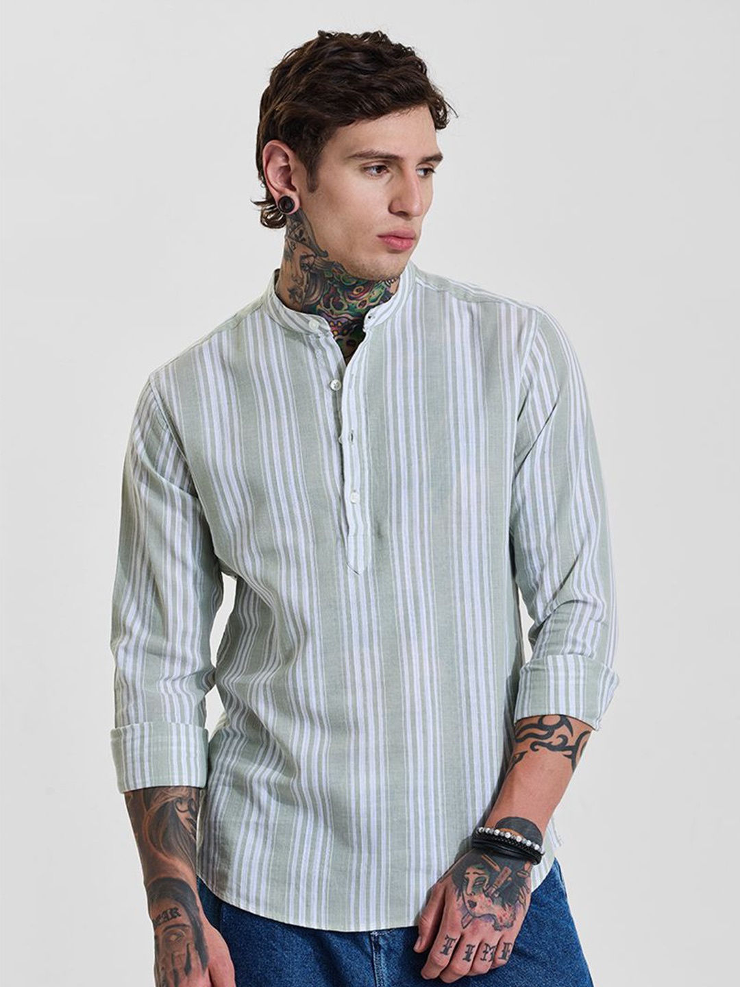 

Snitch Men Slim Fit Opaque Striped Casual Shirt, Green