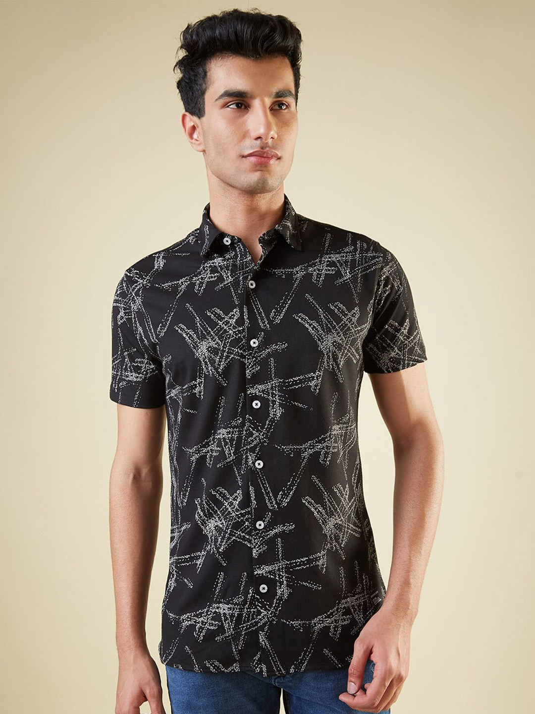 

Status Quo Men Standard Printed Casual Shirt, Black