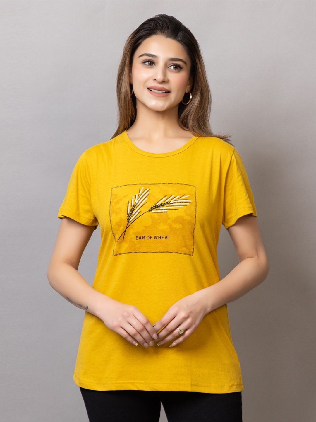 

PROBASIC Women Pockets T-shirt, Mustard