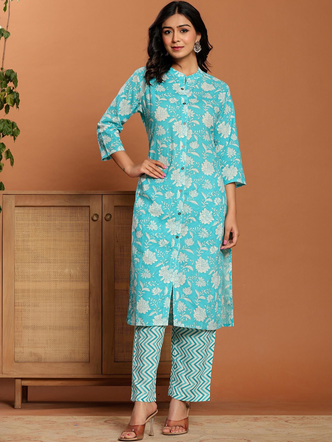 

Rouhab Women Floral Printed Regular Pure Cotton Kurta with Trousers, Blue