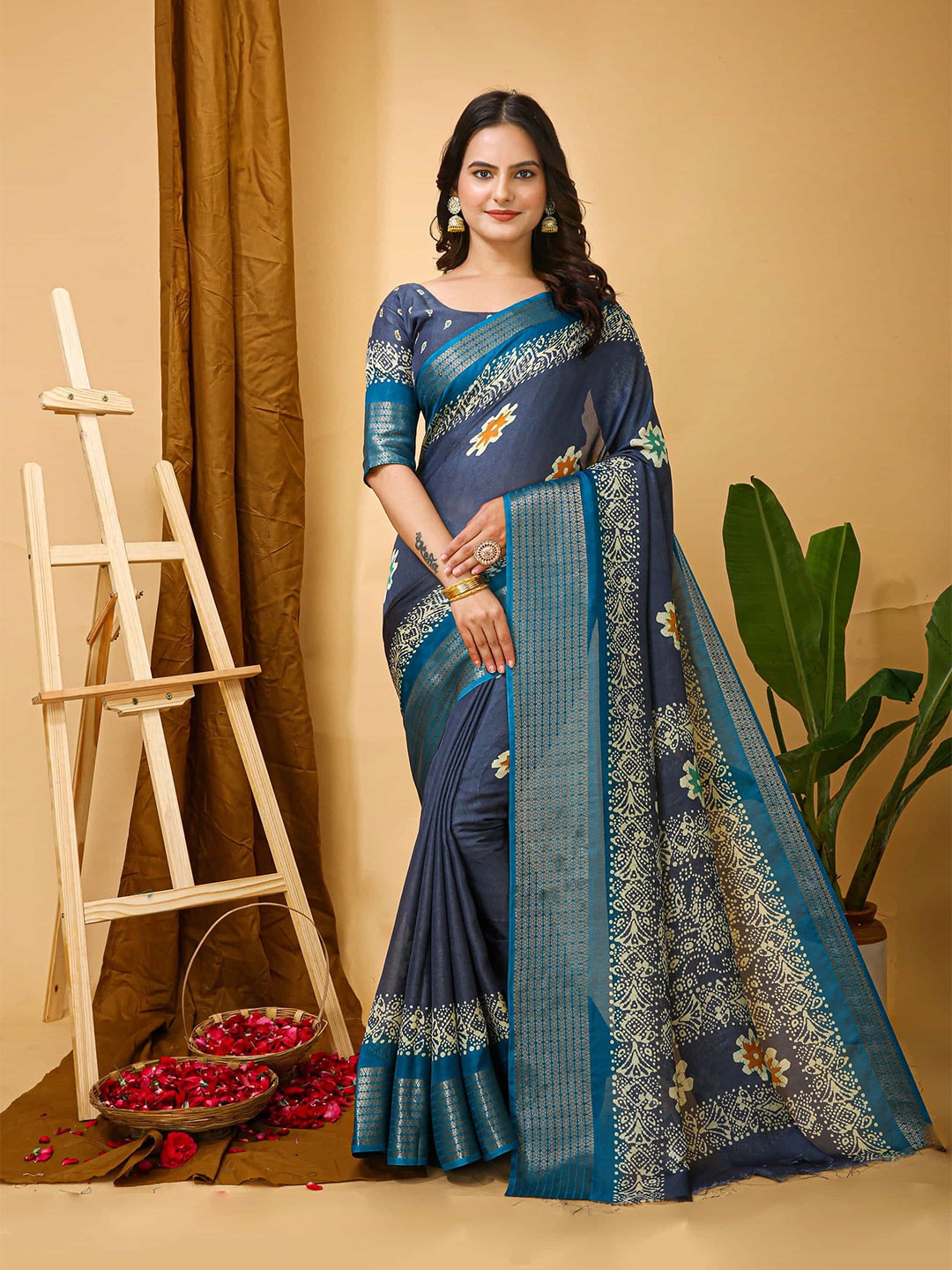 

Mitera Ethnic Motifs Zari Art Silk Banarasi Saree, Grey