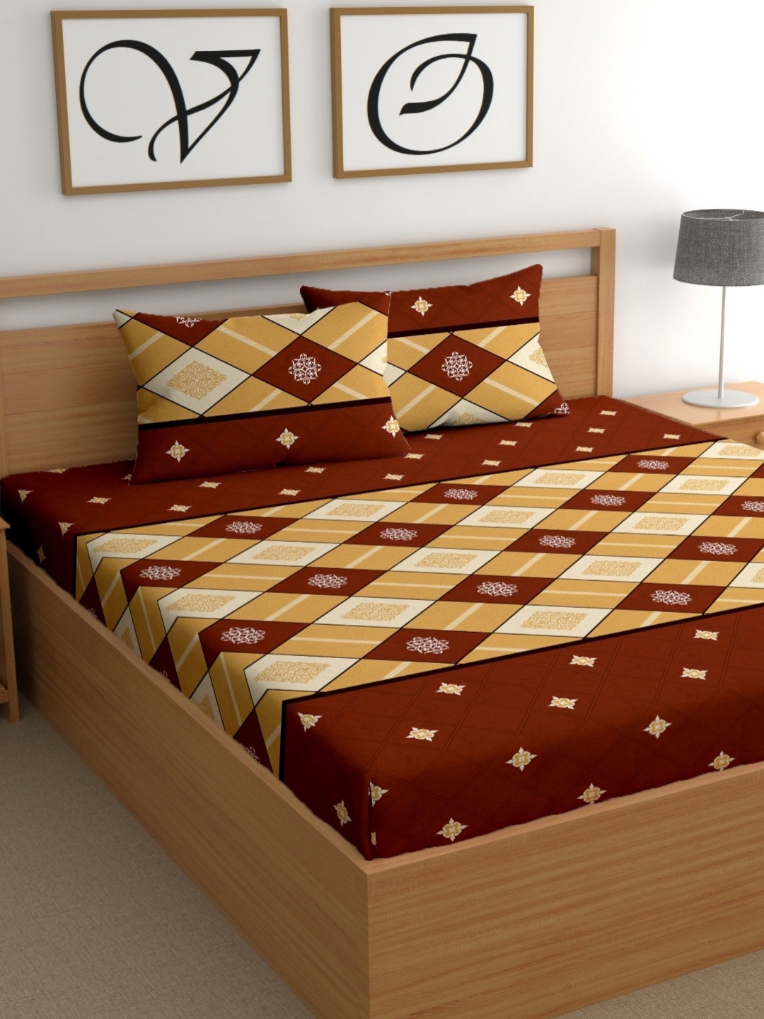 

CG HOMES Brown & Yellow Geometric 210 TC King Bedsheet with 2 Pillow Covers