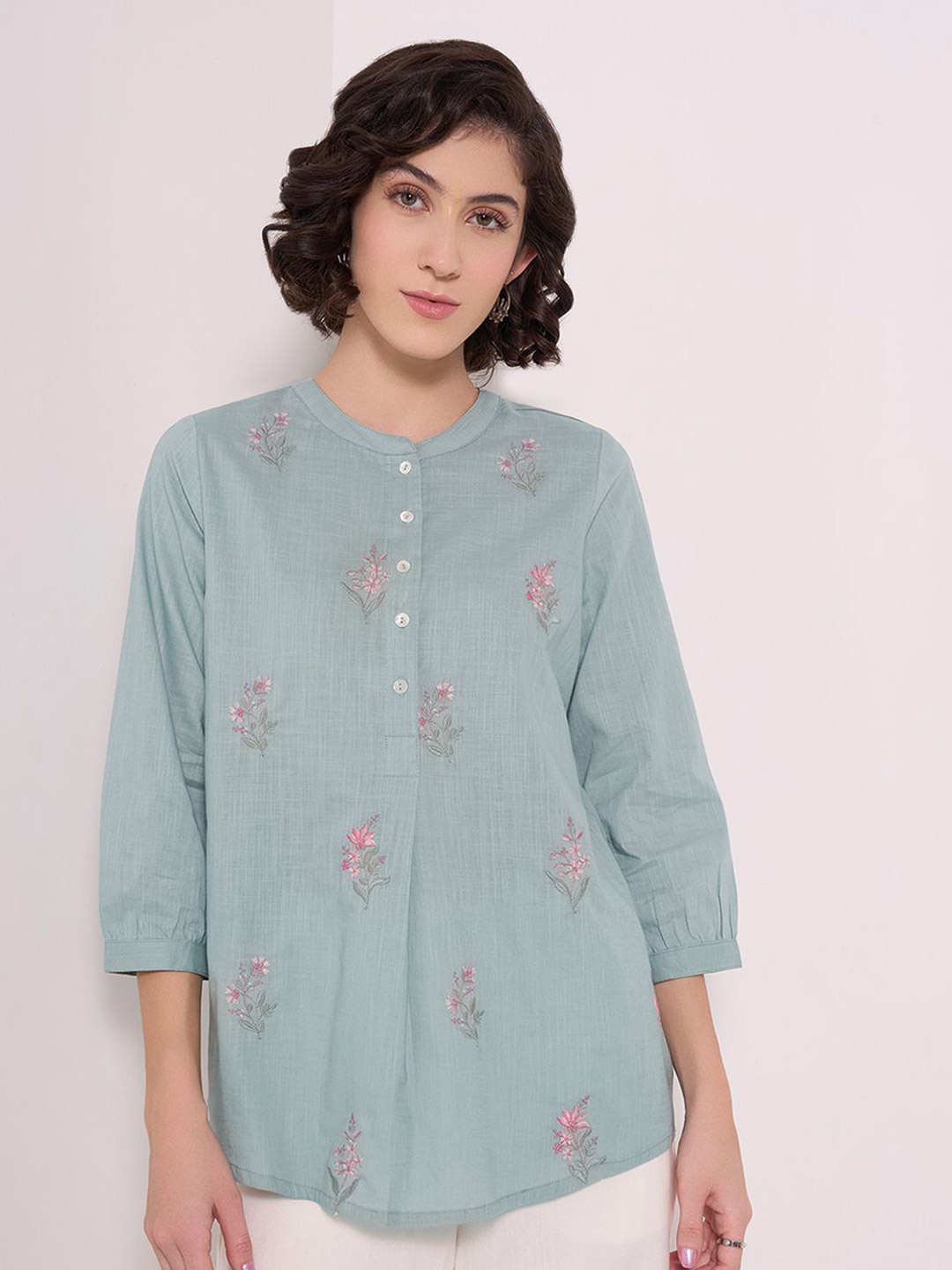 

AKKRITI BY PANTALOONS Mandarin Collar Embroidered Tunic, Turquoise blue