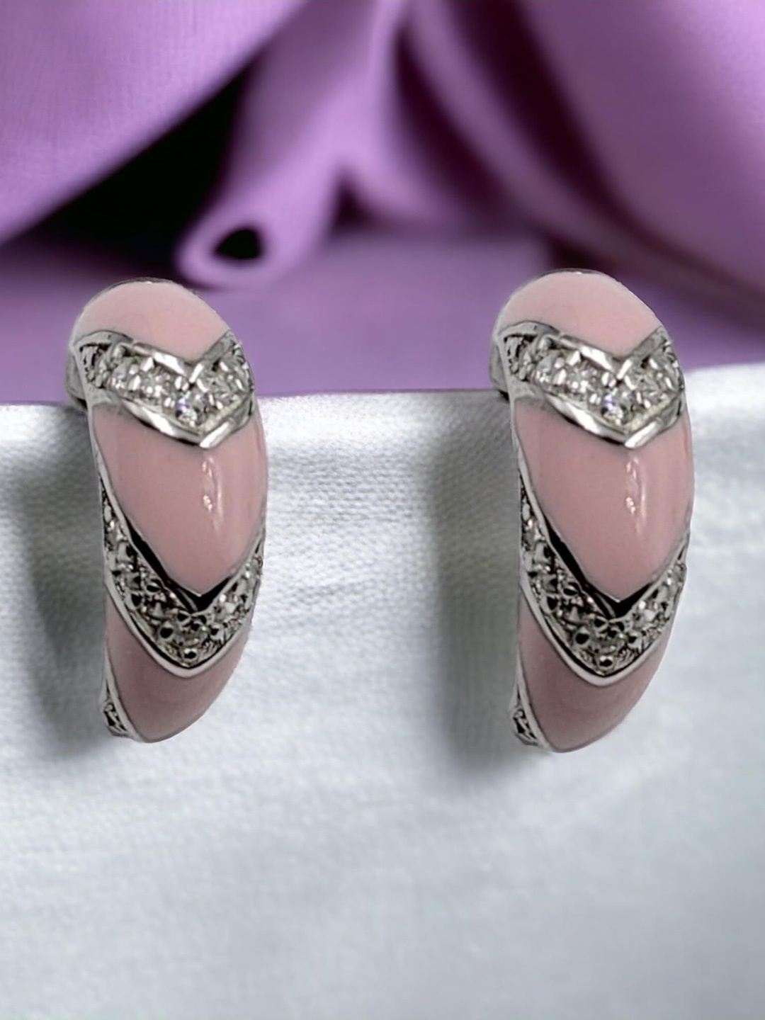 

AMONROO Contemporary Studs Earrings, Lavender
