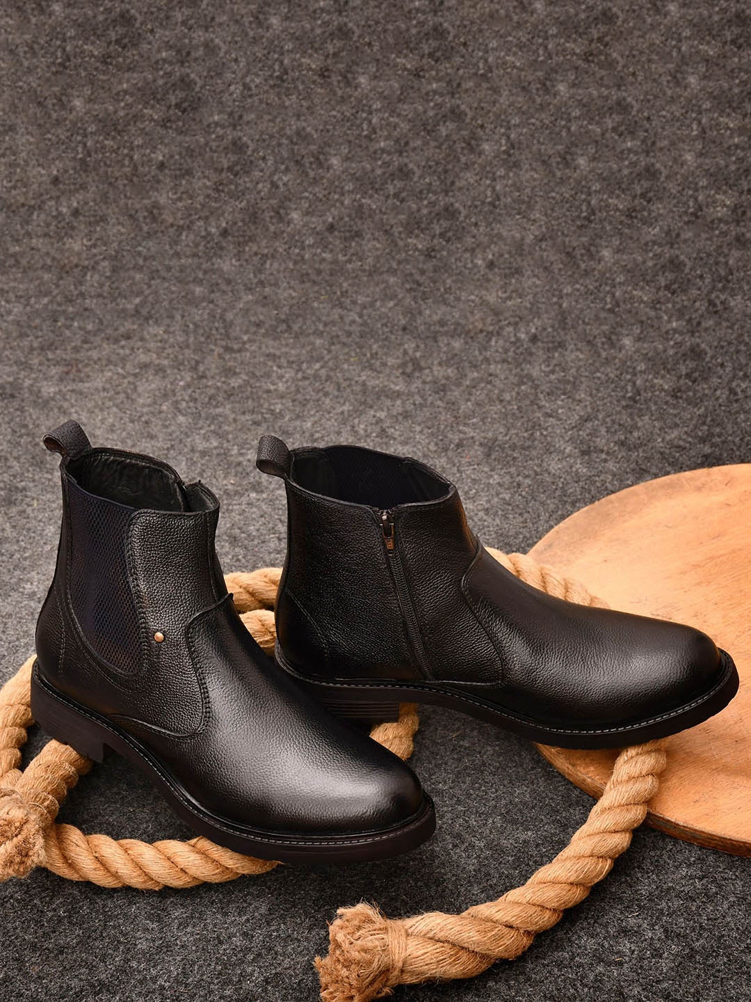 

GALEX Men Leather Textured Chelsea Boots, Black