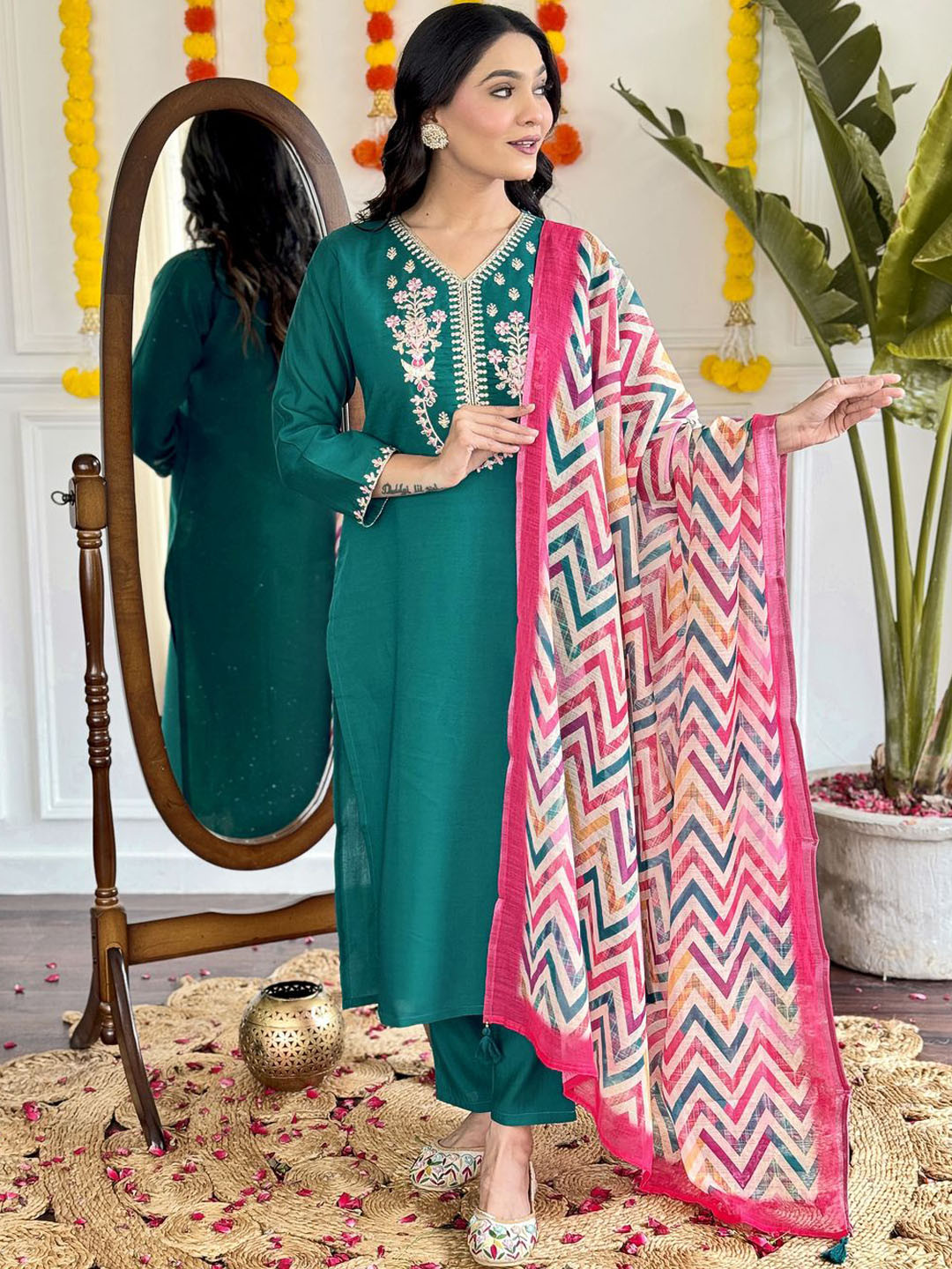 

SHIJILA Women Floral Yoke Design Regular Kurta with Trousers & With Dupatta, Green