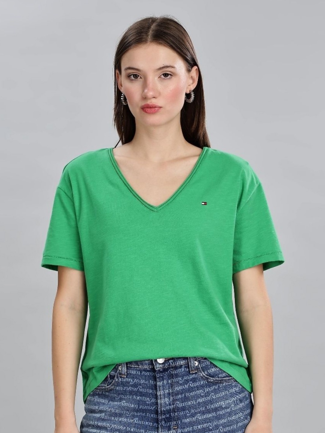 

Tommy Hilfiger Women Printed V-Neck Drop-Shoulder Sleeves Organic Cotton T-shirt, Green