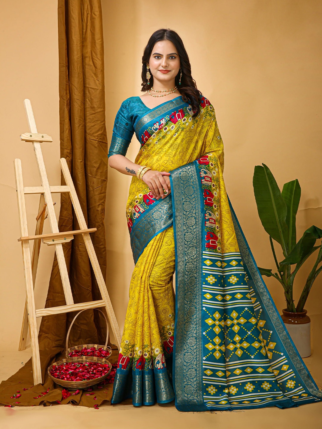 

Mitera Ethnic Motifs Zari Art Silk Banarasi Saree, Yellow