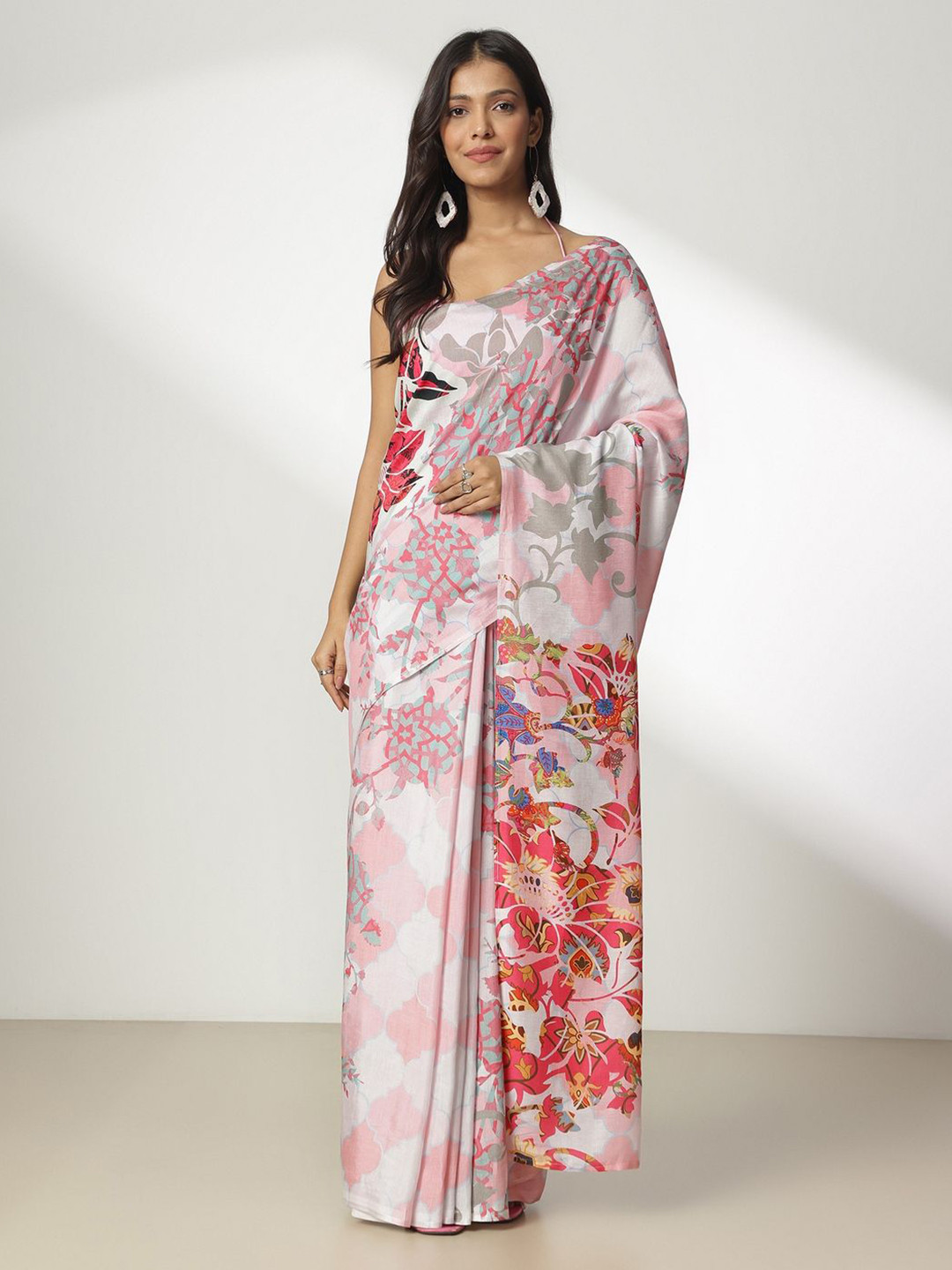 

navyasa by liva Floral Liva Saree, Pink