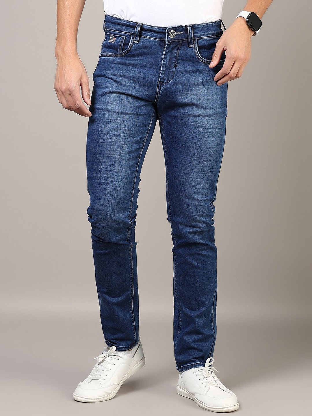 

V-Mart Men Slim Fit Light Fade Jeans, Blue