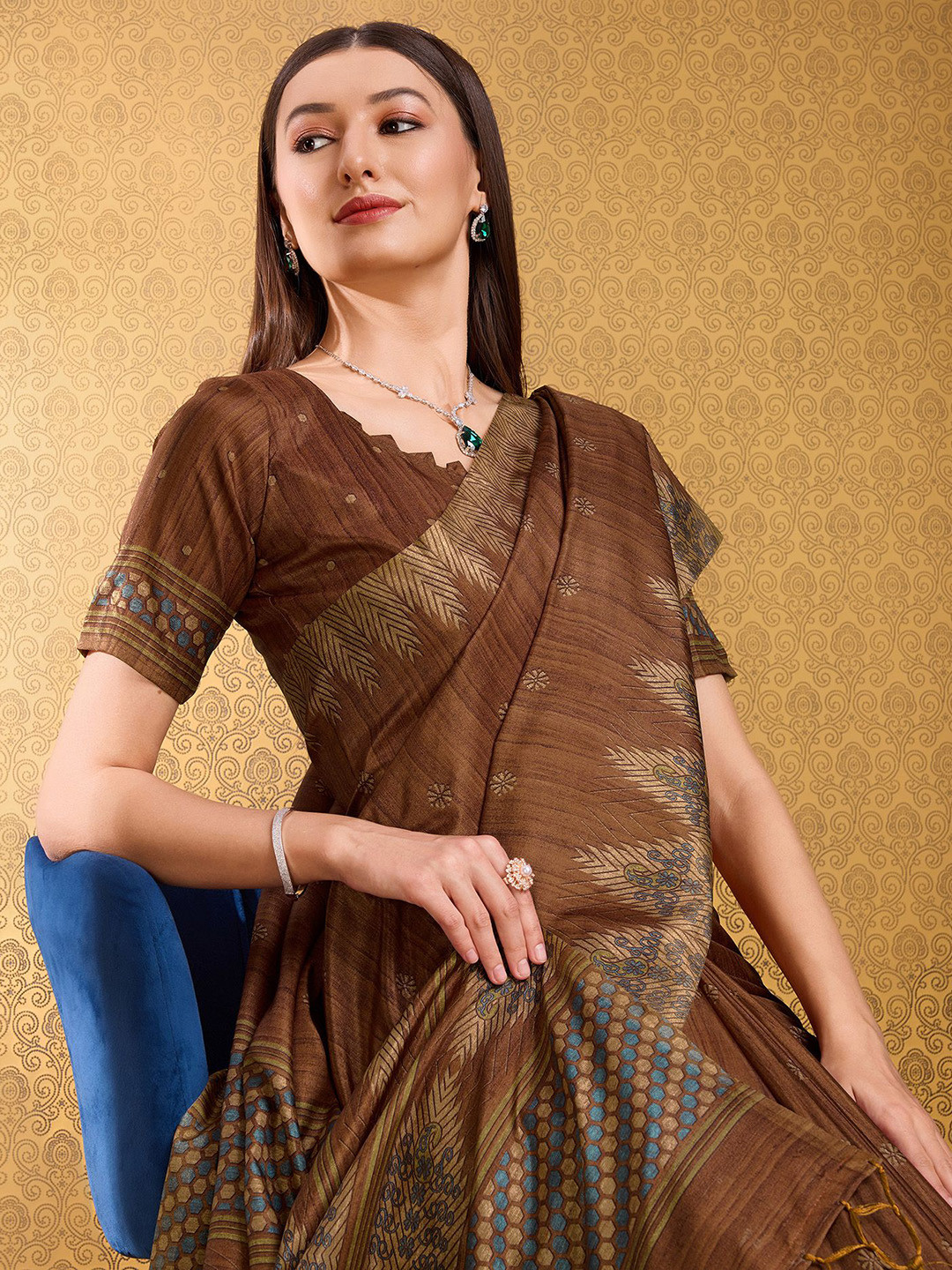 

DIVASTRI Silk Blend Banarasi Saree, Brown