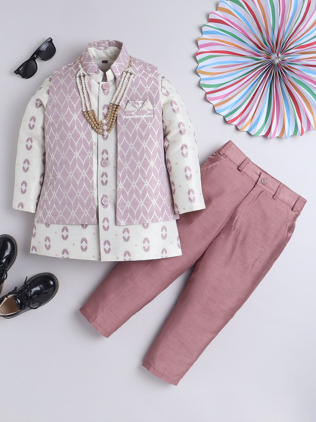 

ahhaaaa Boys Floral Printed Regular Raw Silk Kurta with Pyjamas, Pink