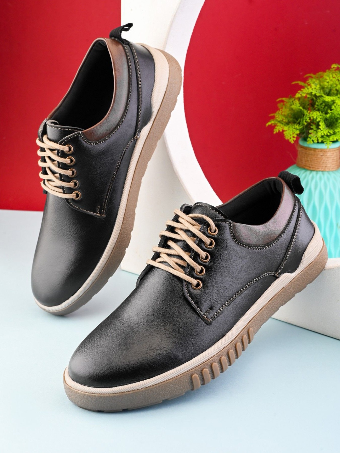 

The Roadster Lifestyle Co. Men Casual Sneakers, Black