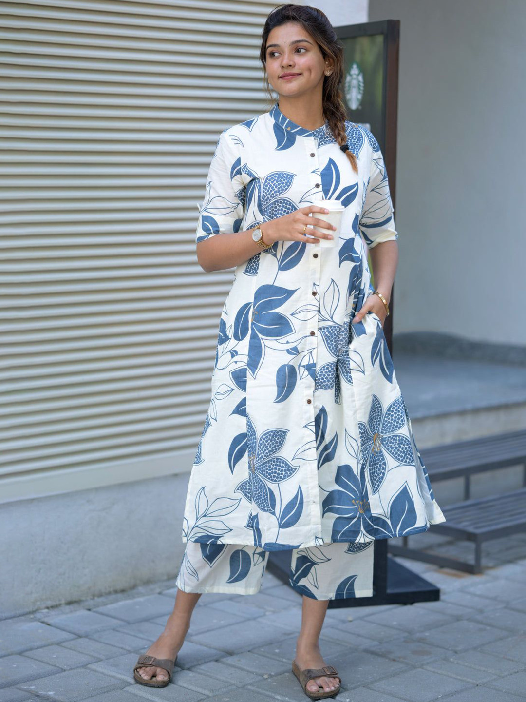 

GoSriKi Women Floral Printed Regular Kurta with Palazzos, White